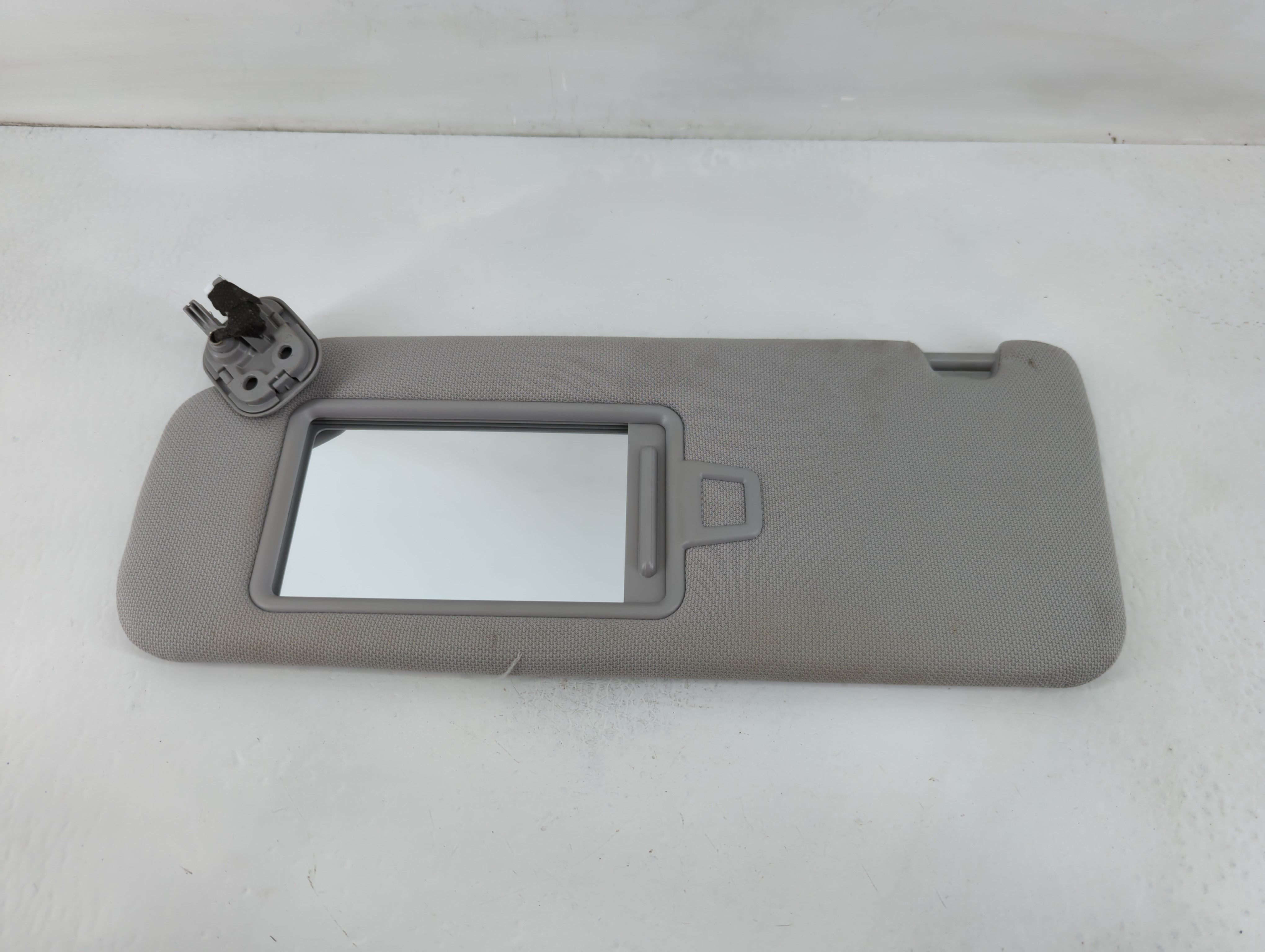Picture of 2015-2019 Hyundai Sonata Driver Sun Visor Mirror Left Sunvisor Grey 823957