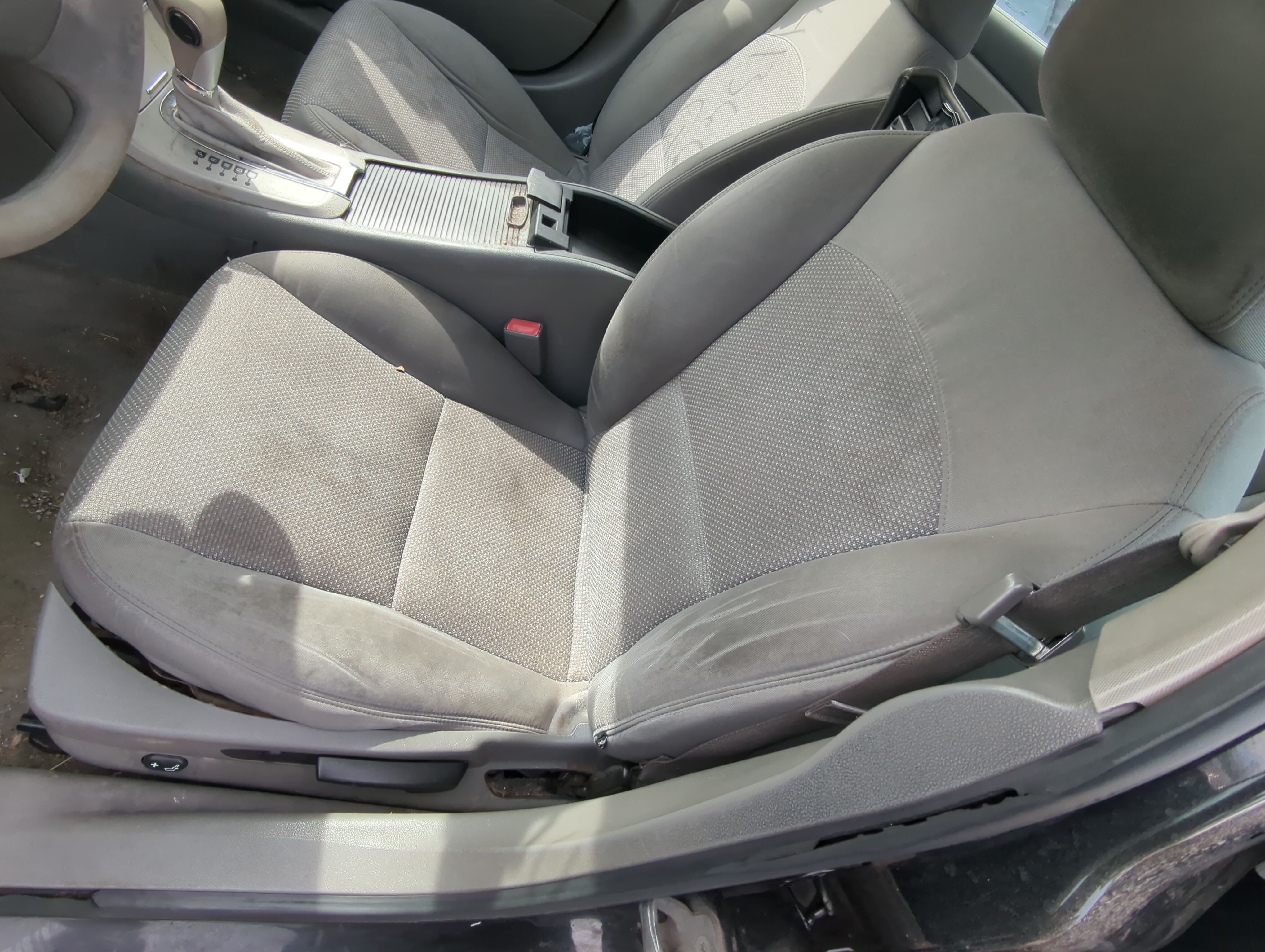 Picture of 2011-2012 Chevrolet Malibu Driver Front Seat Oem 824127