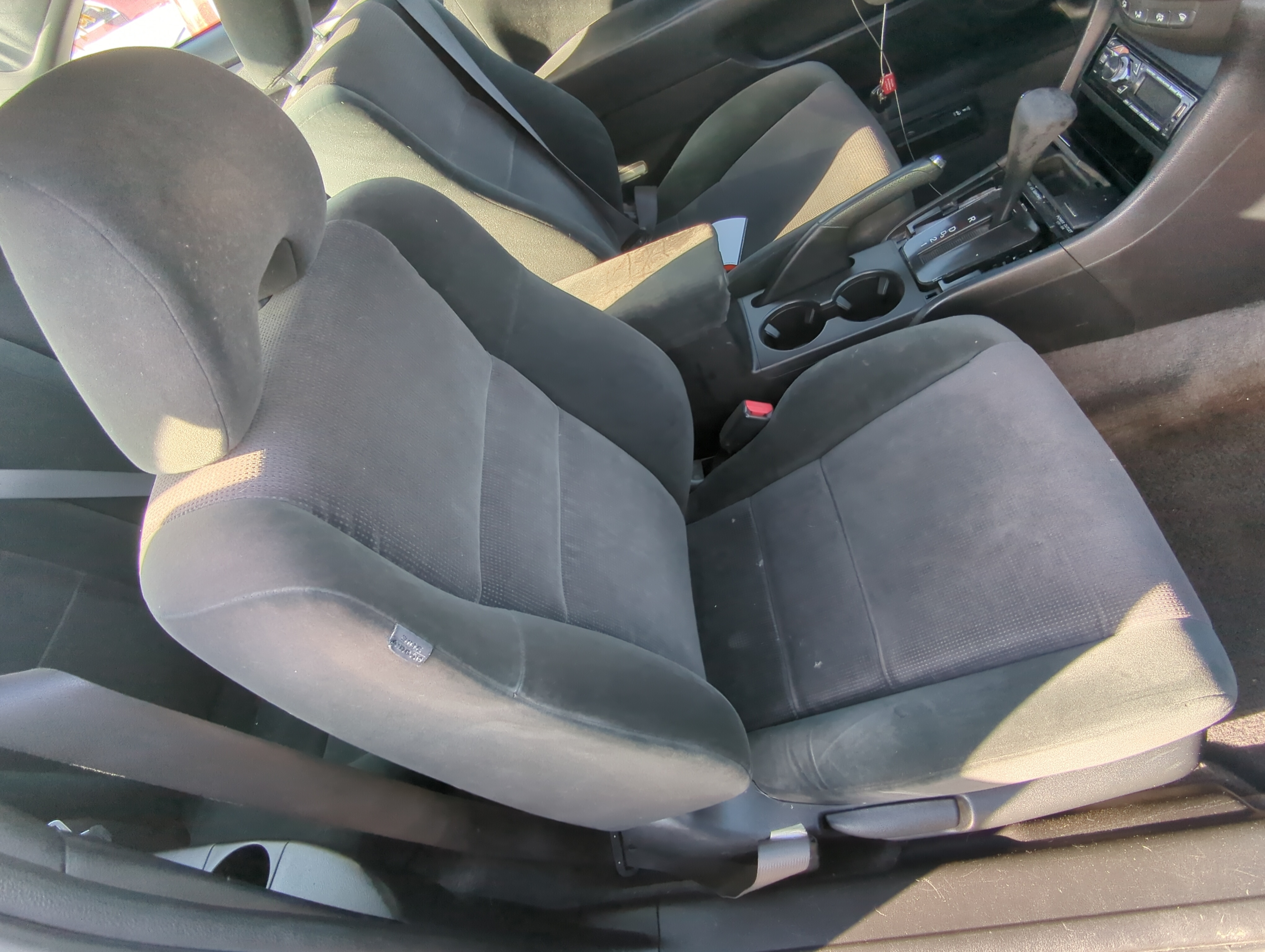 Picture of 2005-2007 Honda Accord Passenger Front Seat Oem 824503