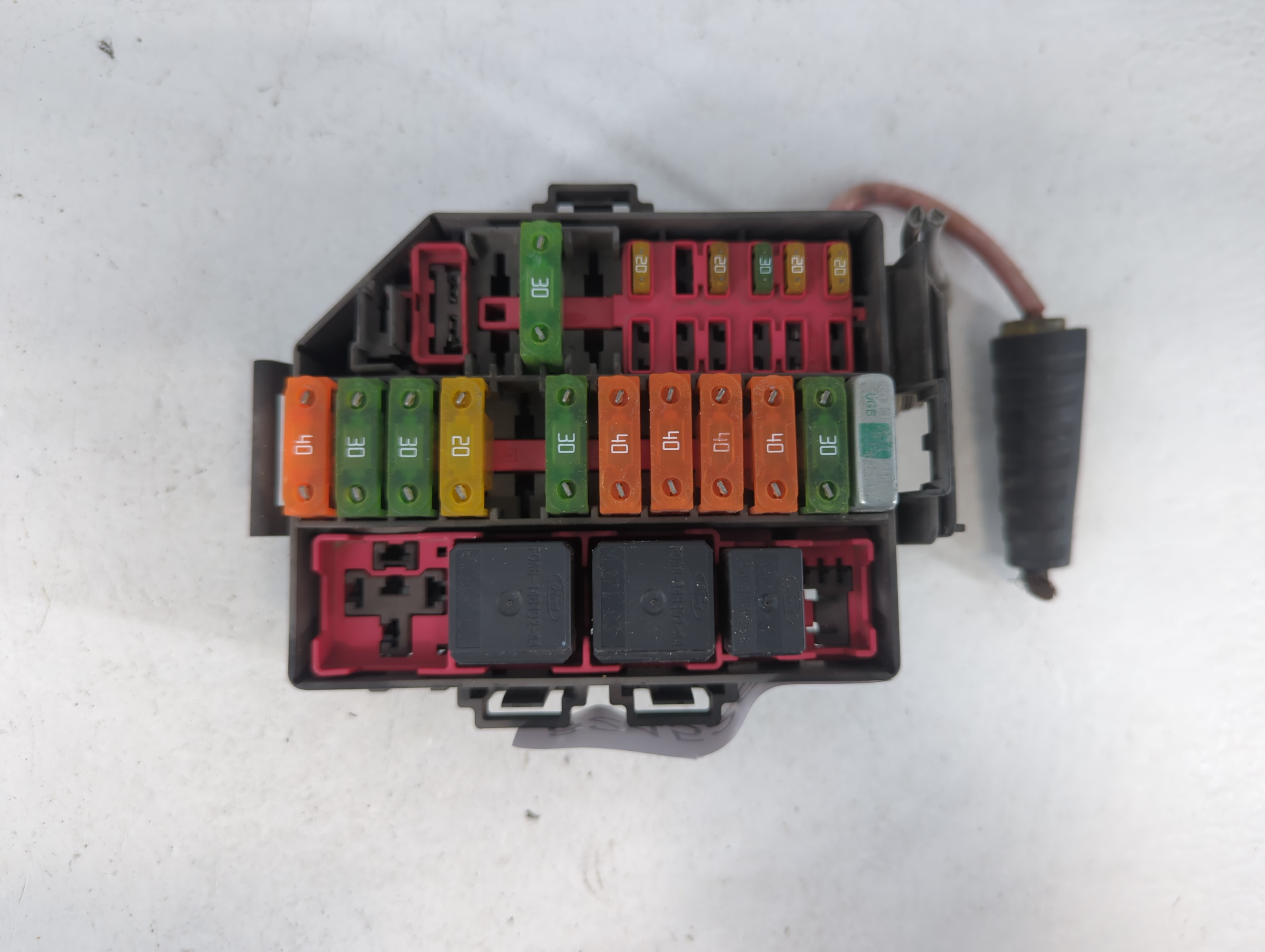 2001-2001 Lincoln Town Car Fusebox Fuse Box Relay Module F8vb-14a468-k 824526 - Oemusedautoparts1.com