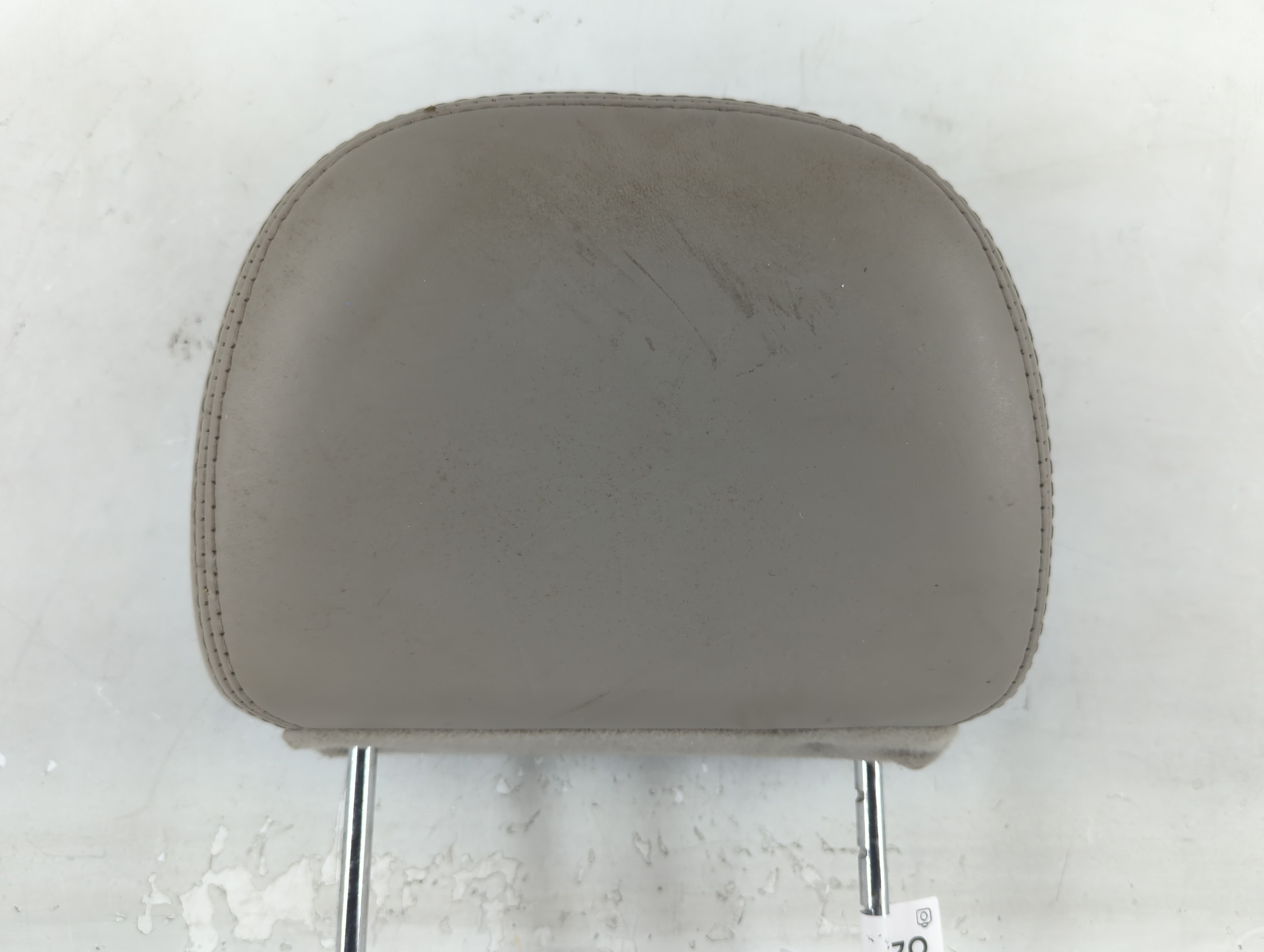 2006-2006 Mercury Grand Marquis Headrest Head Rest Rear Center Seat 824527 - Oemusedautoparts1.com