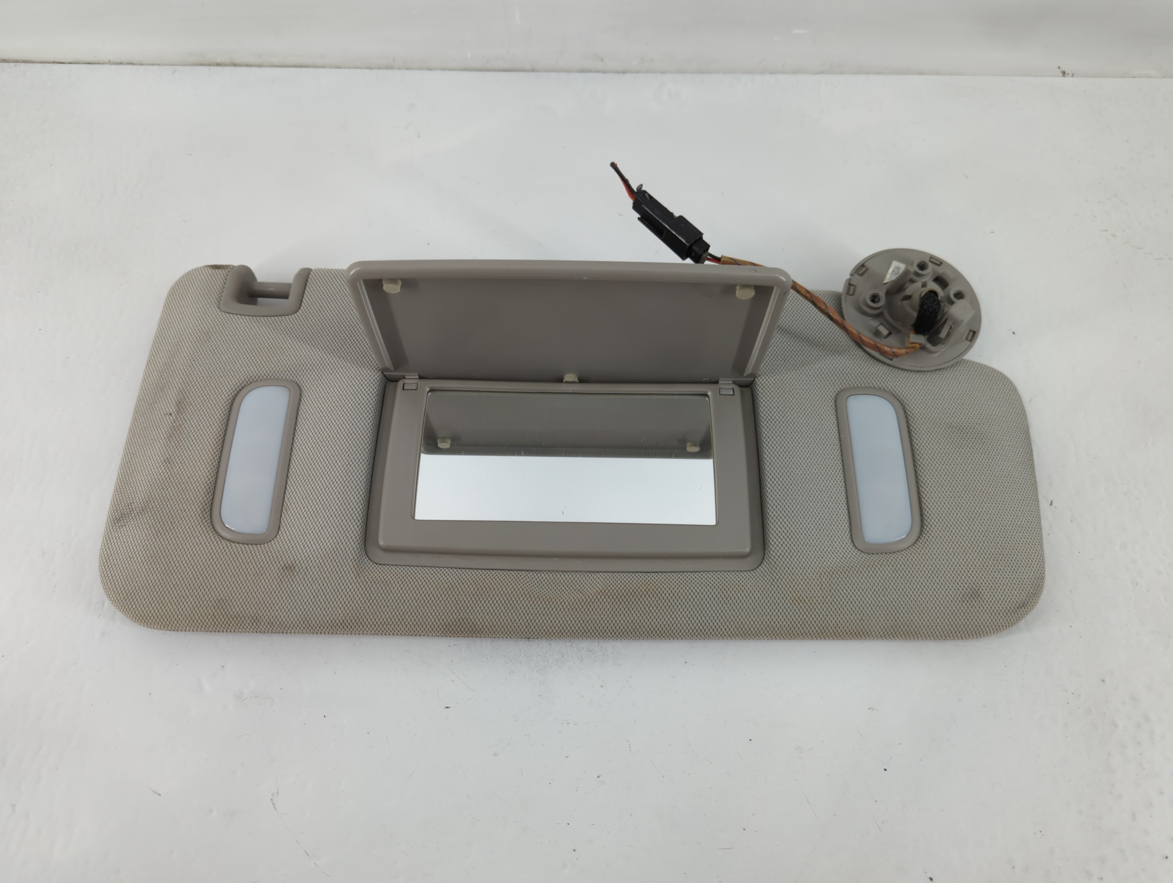 2010-2017 Chevrolet Equinox Passenger Sun Visor Mirror Right Sunvisor 824540 - Oemusedautoparts1.com