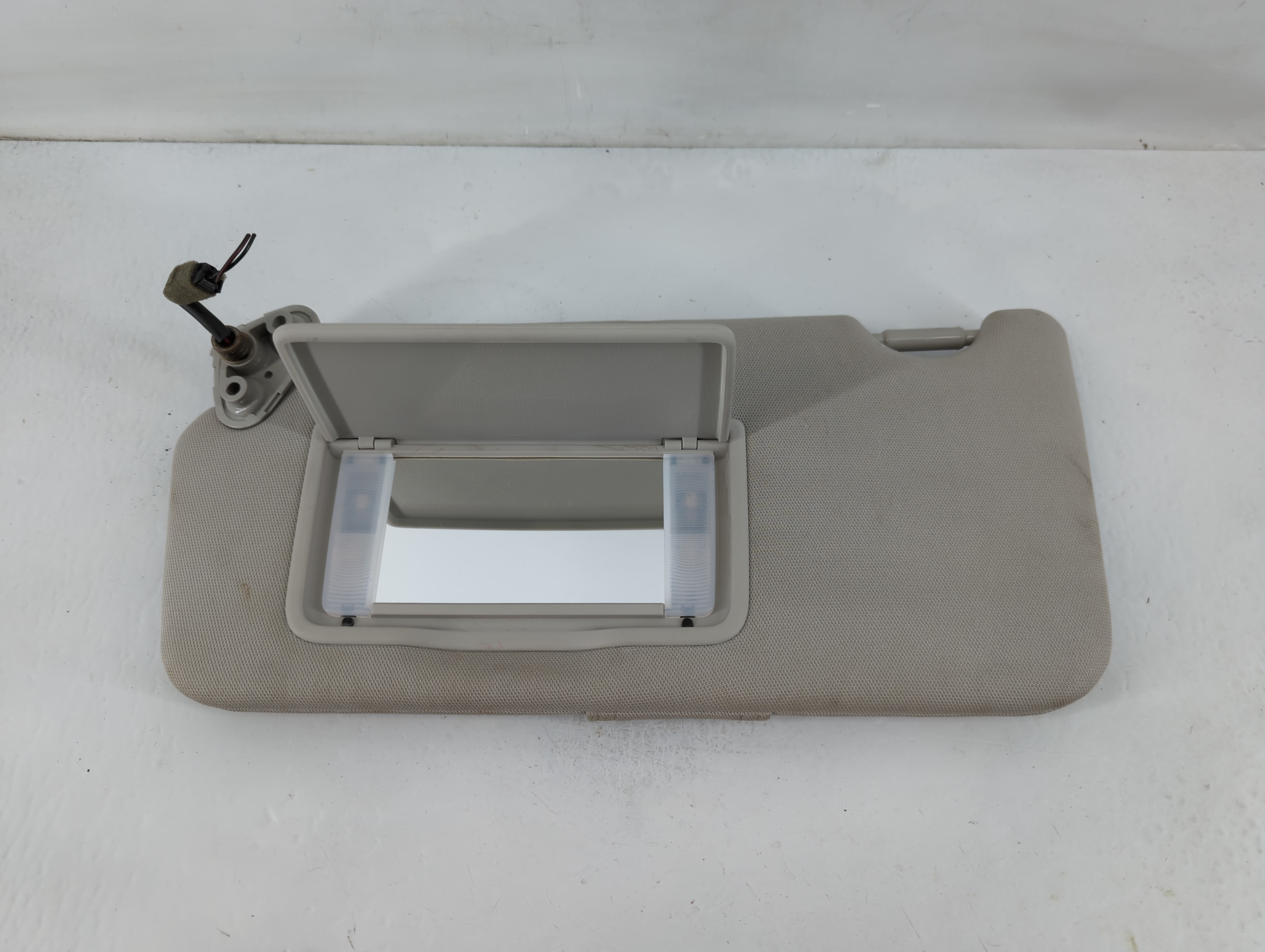 2010-2014 Subaru Legacy Driver Sun Visor Mirror Left Sunvisor Light Beige 824549 - Oemusedautoparts1.com