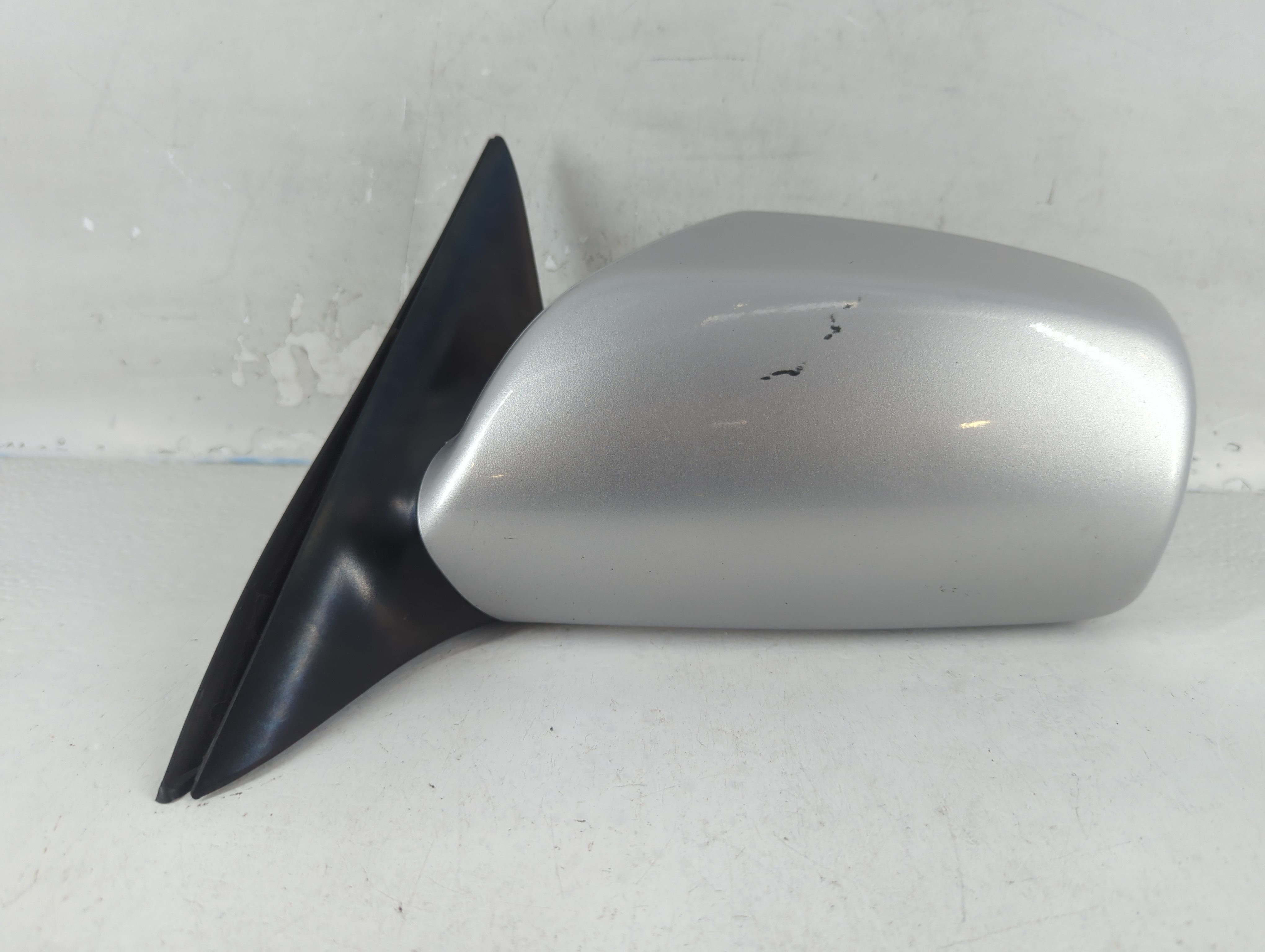 2007-2011 Toyota Camry Driver Left Side View Power Door Mirror Silver 824584 - Oemusedautoparts1.com