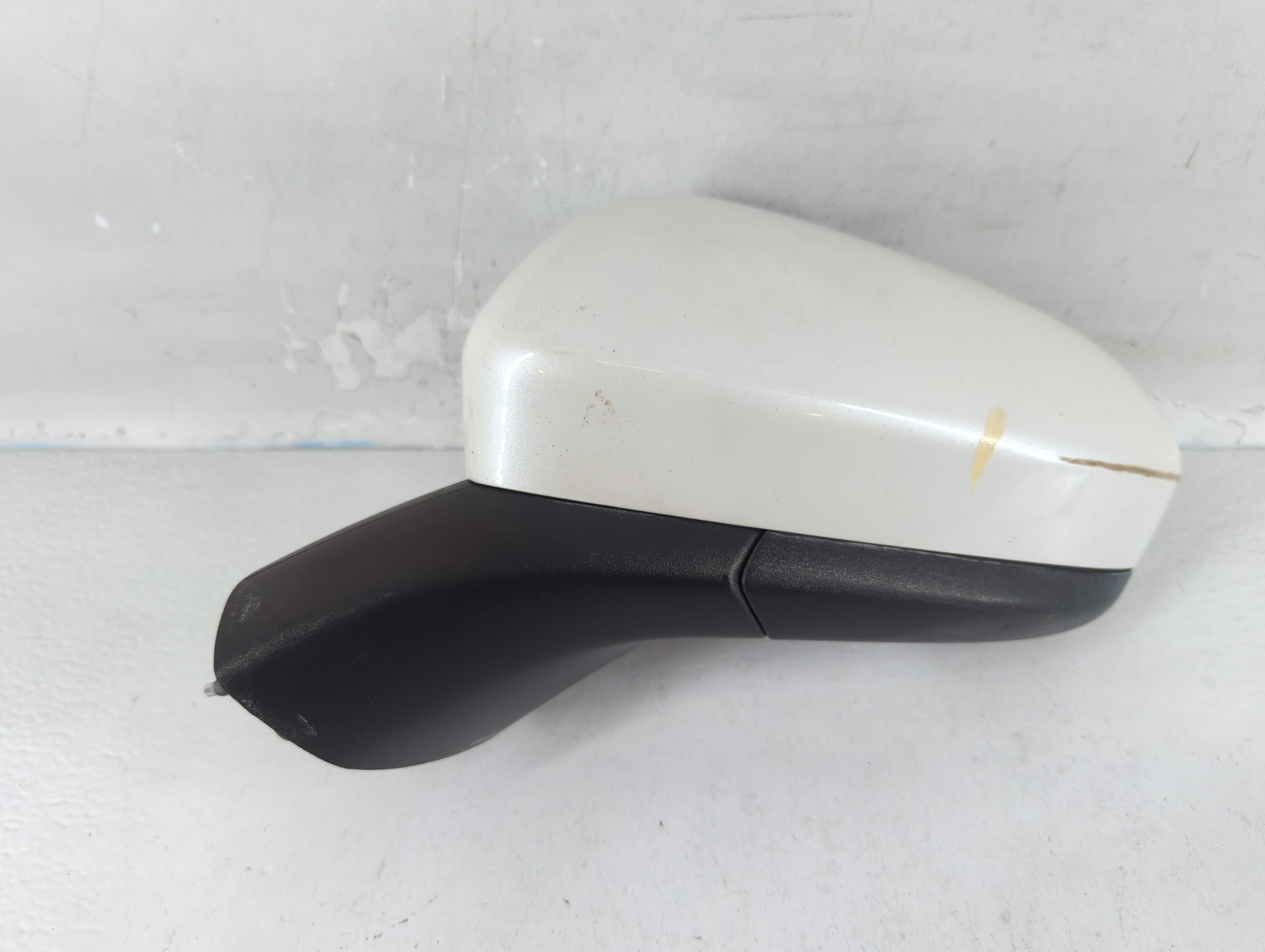 2018-2018 Ford Fusion Driver Left Side View Power Door Mirror White 824590 - Oemusedautoparts1.com