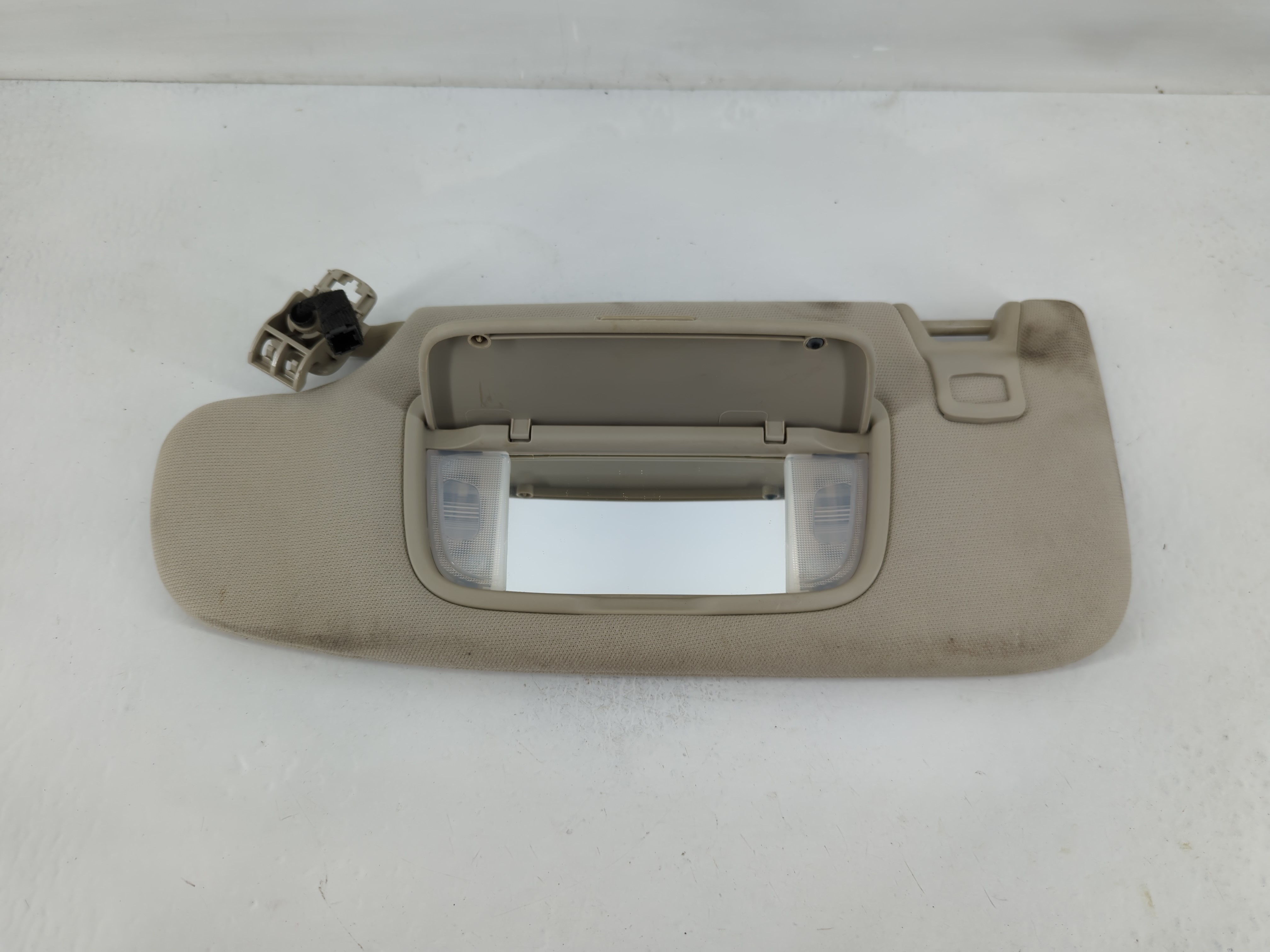 2017-2020 Ford Fusion Driver Sun Visor Mirror Left Sunvisor Beige 824595 - Oemusedautoparts1.com