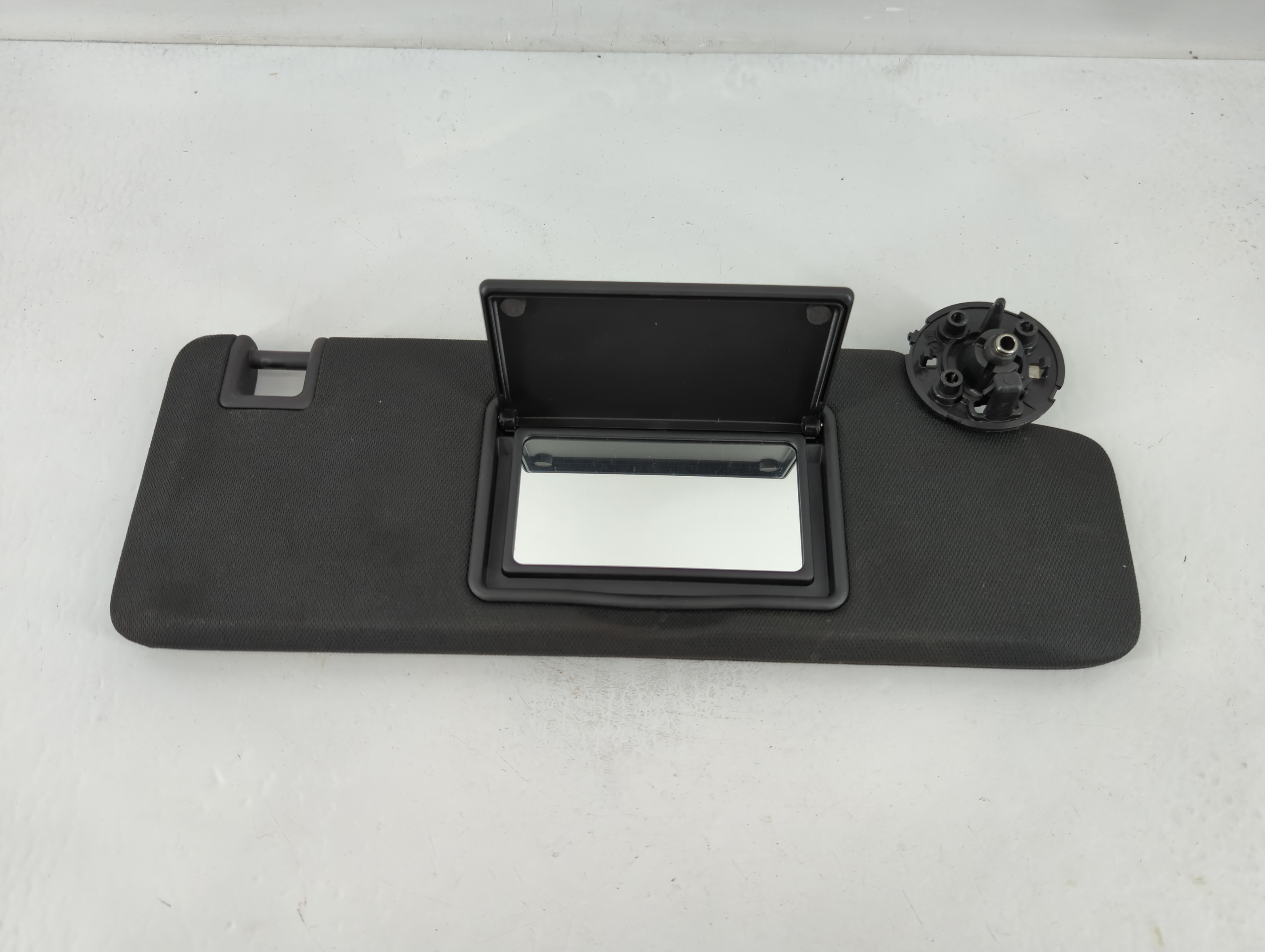 2021-2021 Chevrolet Camaro Passenger Sun Visor Mirror Right Sunvisor 824597 - Oemusedautoparts1.com