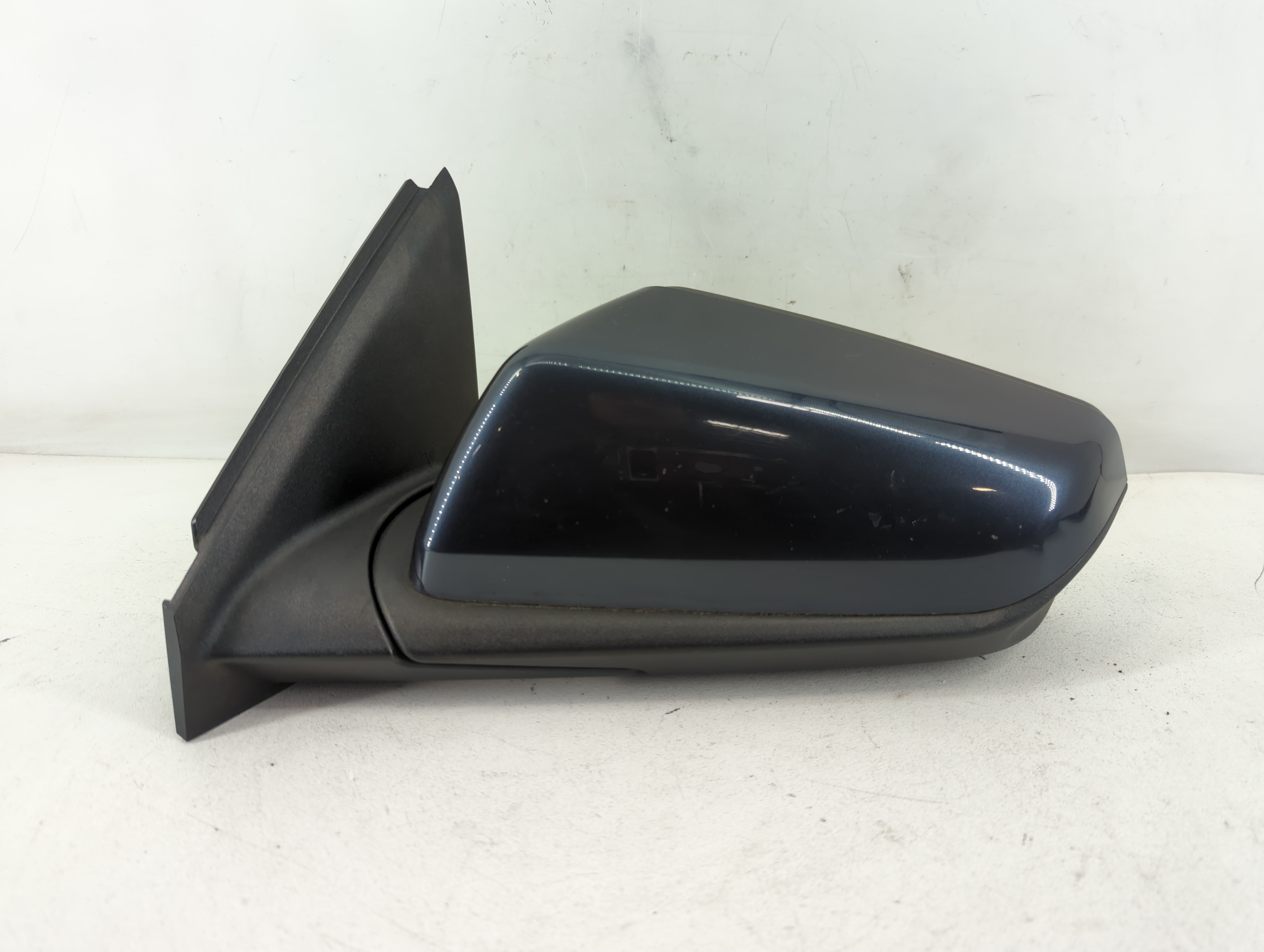 2018-2022 Chevrolet Equinox Driver Left Side View Power Door Mirror Blue 824622 - Oemusedautoparts1.com