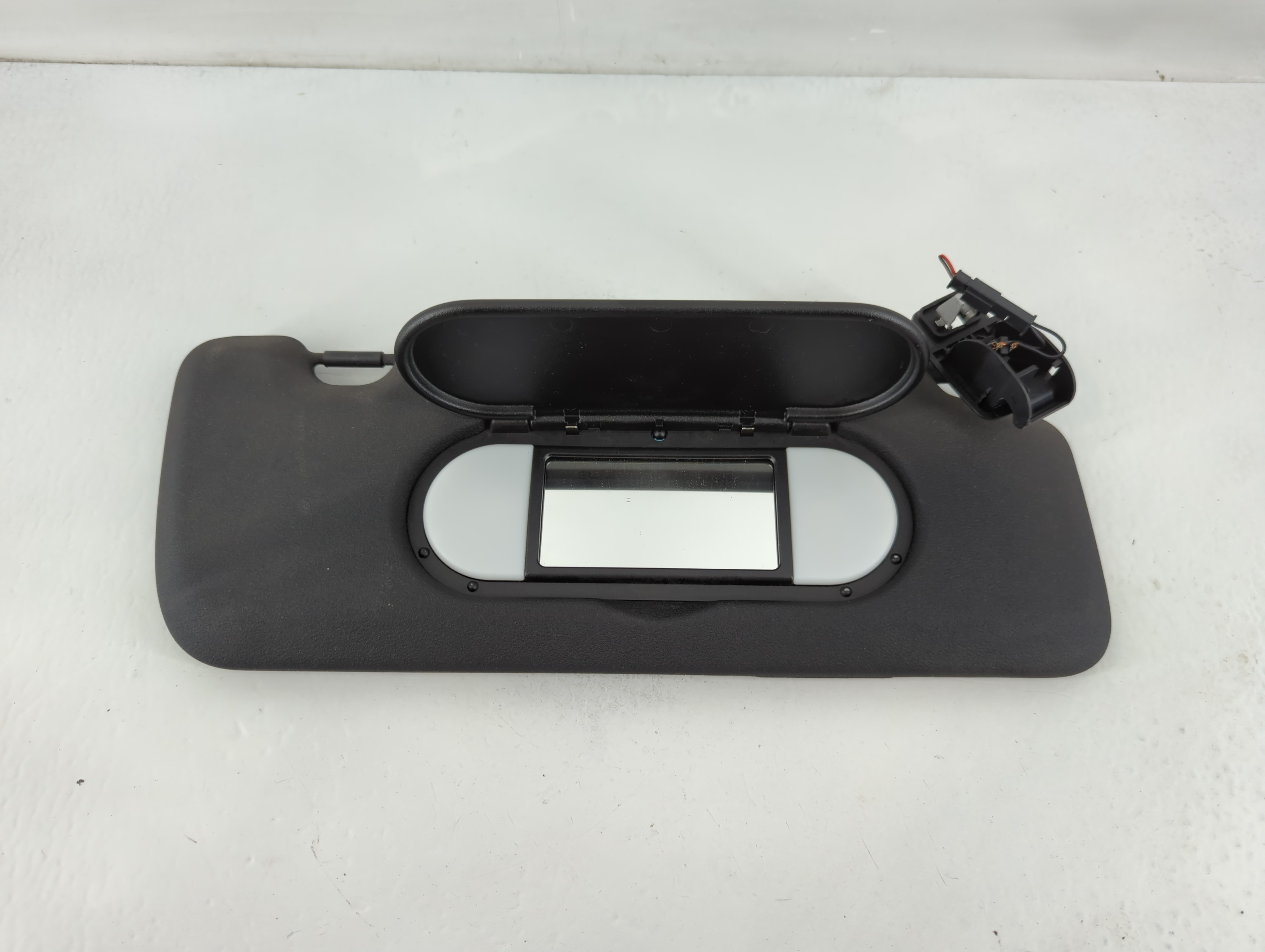 2017 Mini Cooper Countryman Passenger Sun Visor Mirror Right Sunvisor 824637 - Oemusedautoparts1.com