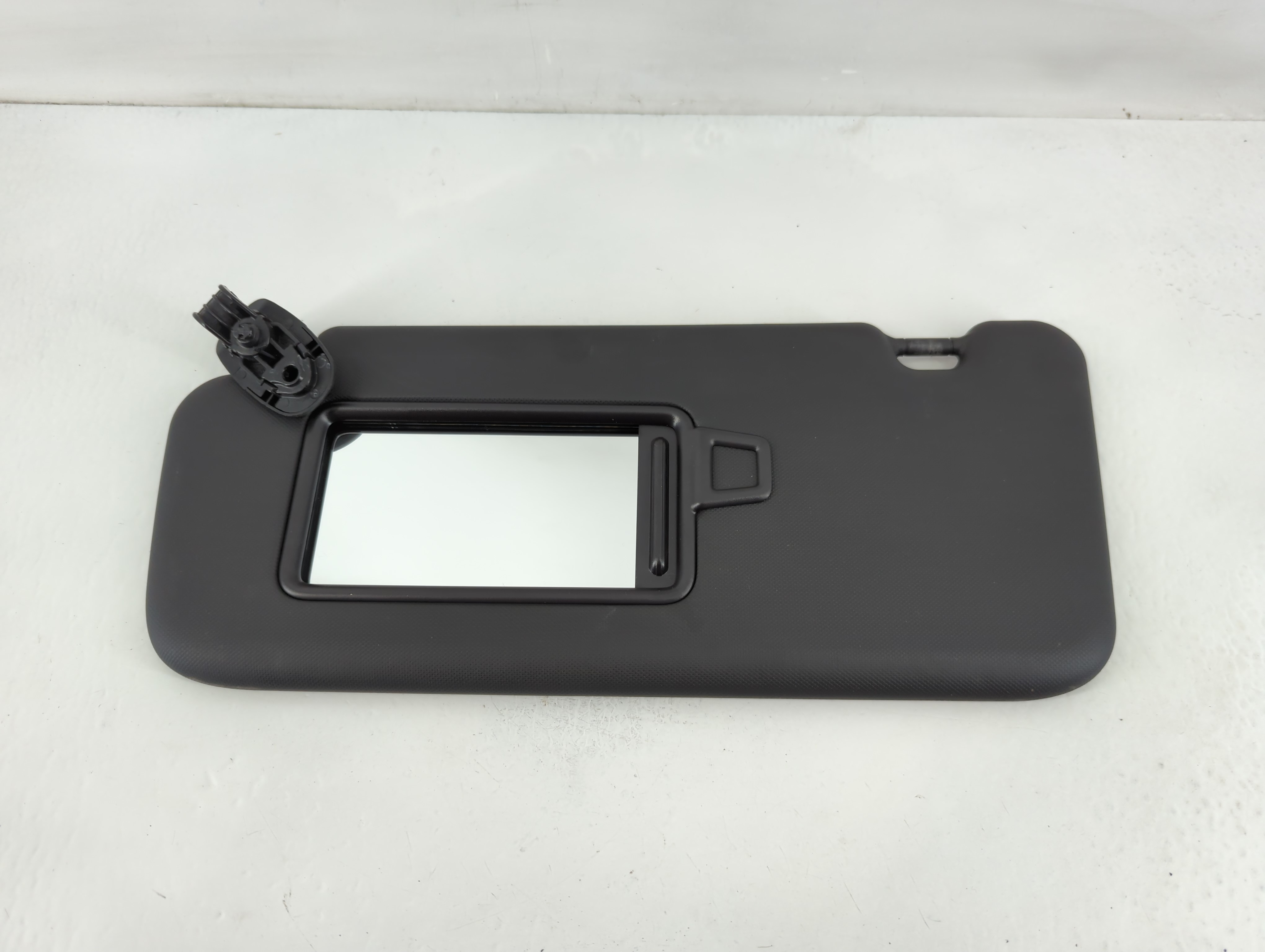 2022-2022 Hyundai Kona Driver Sun Visor Mirror Left Sunvisor Black 824652 - Oemusedautoparts1.com