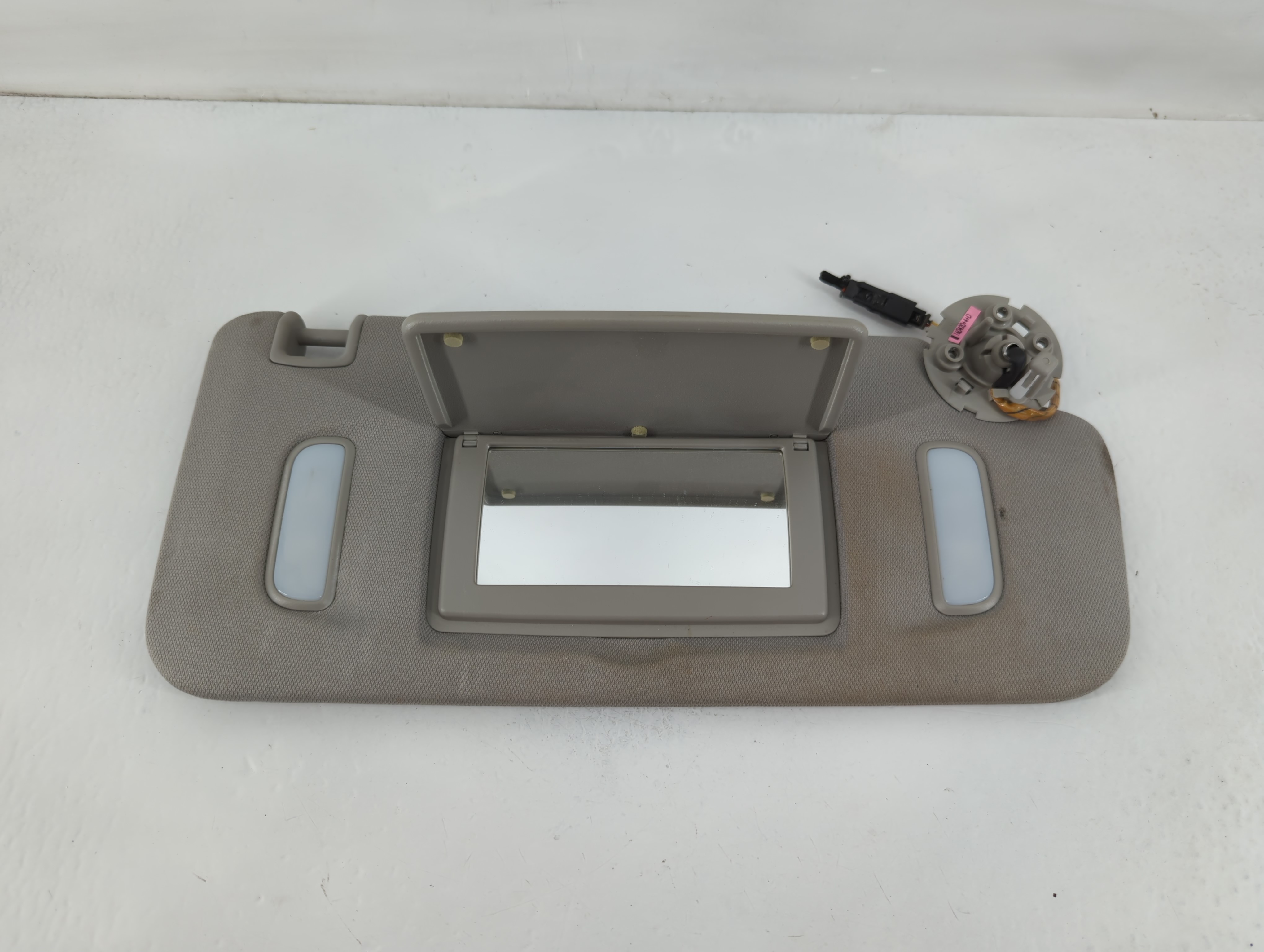 Chevrolet Traverse Passenger Sun Visor Mirror Right Sunvisor Grey 824660 - Oemusedautoparts1.com