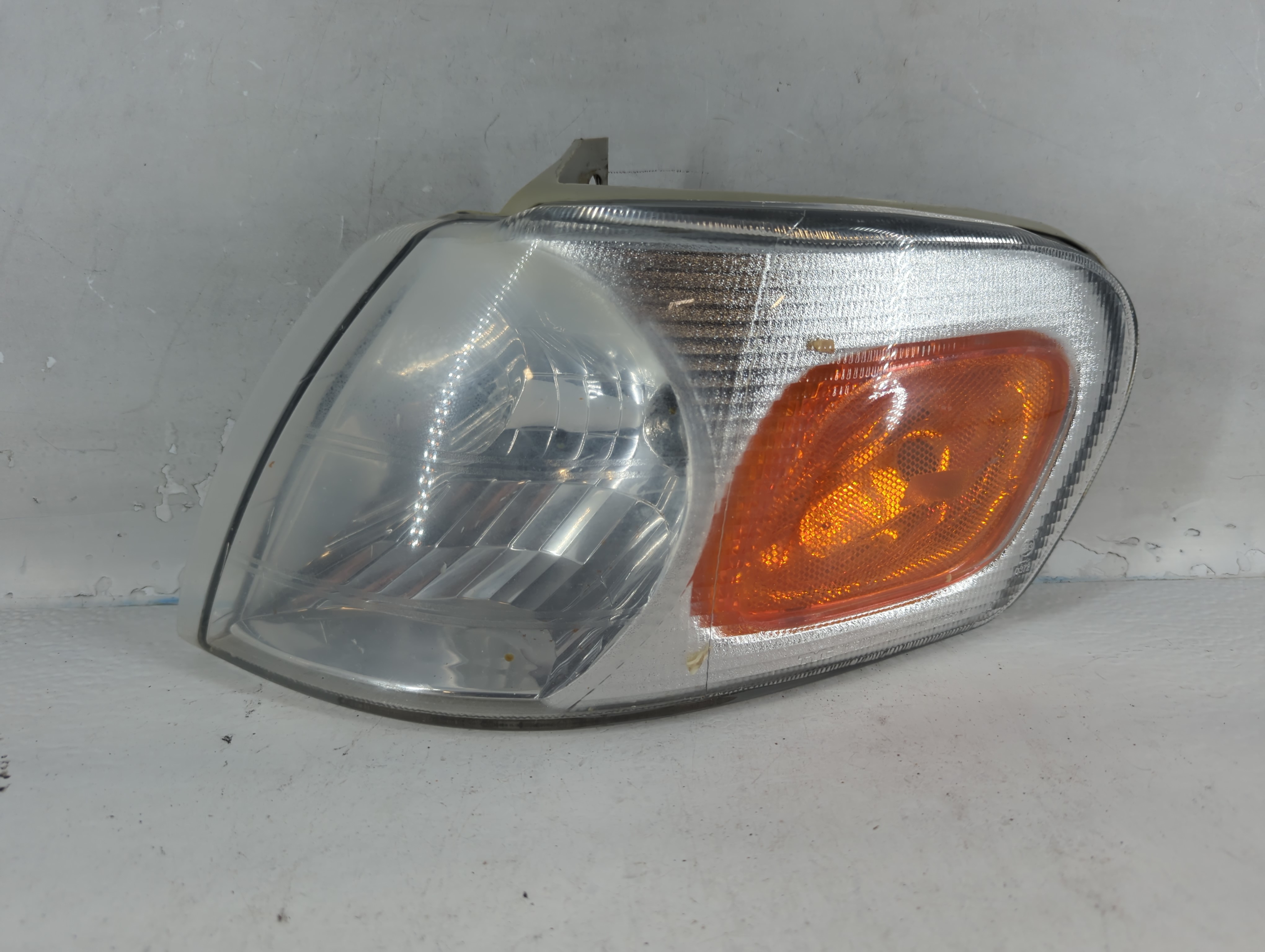 1997-2005 Chevrolet Venture Driver Left Oem Head Light Headlight Lamp 824674 - Oemusedautoparts1.com