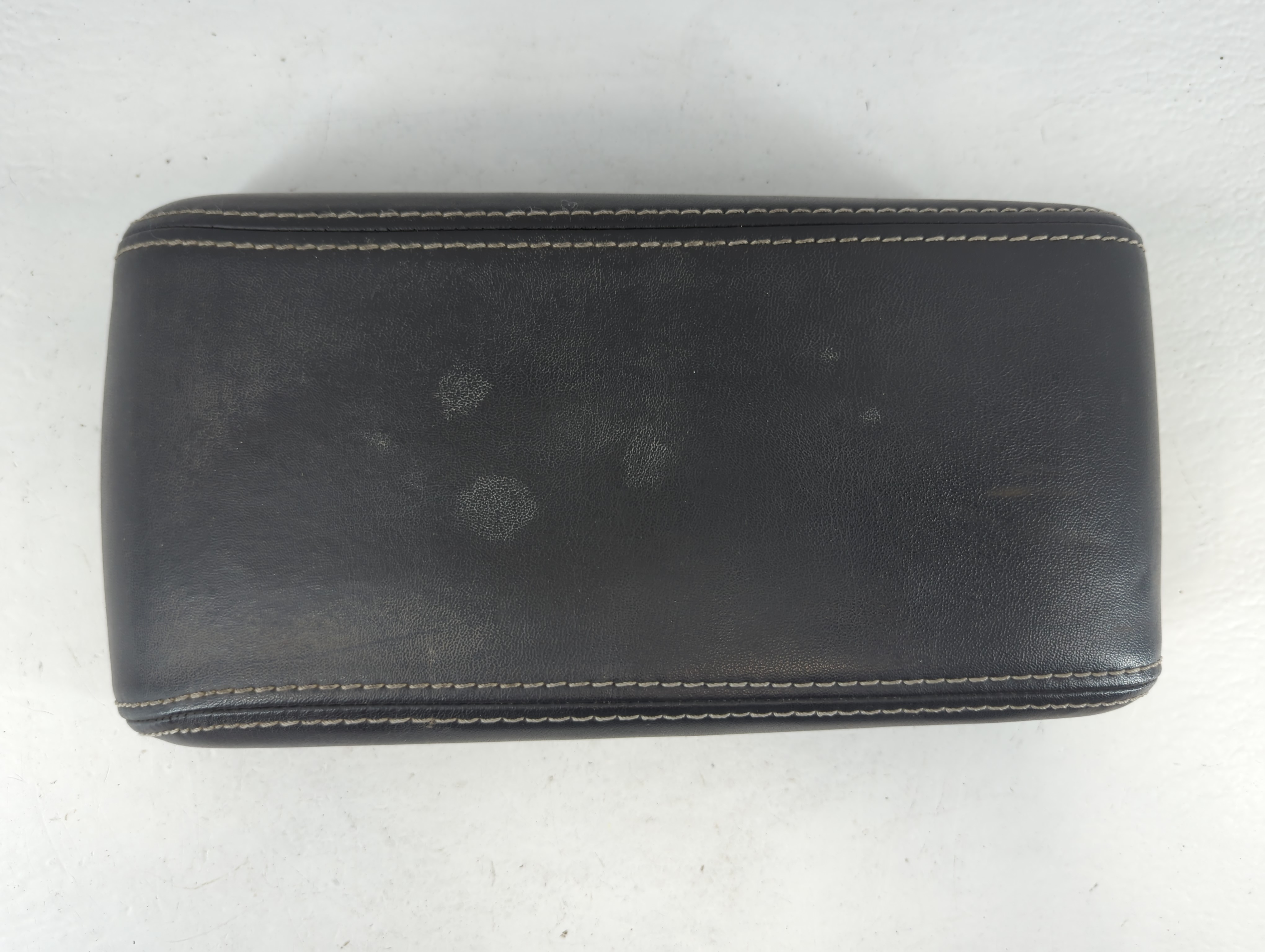 2012 Ford Fusion Center Console Armrest Cover Lid 824675 - Oemusedautoparts1.com
