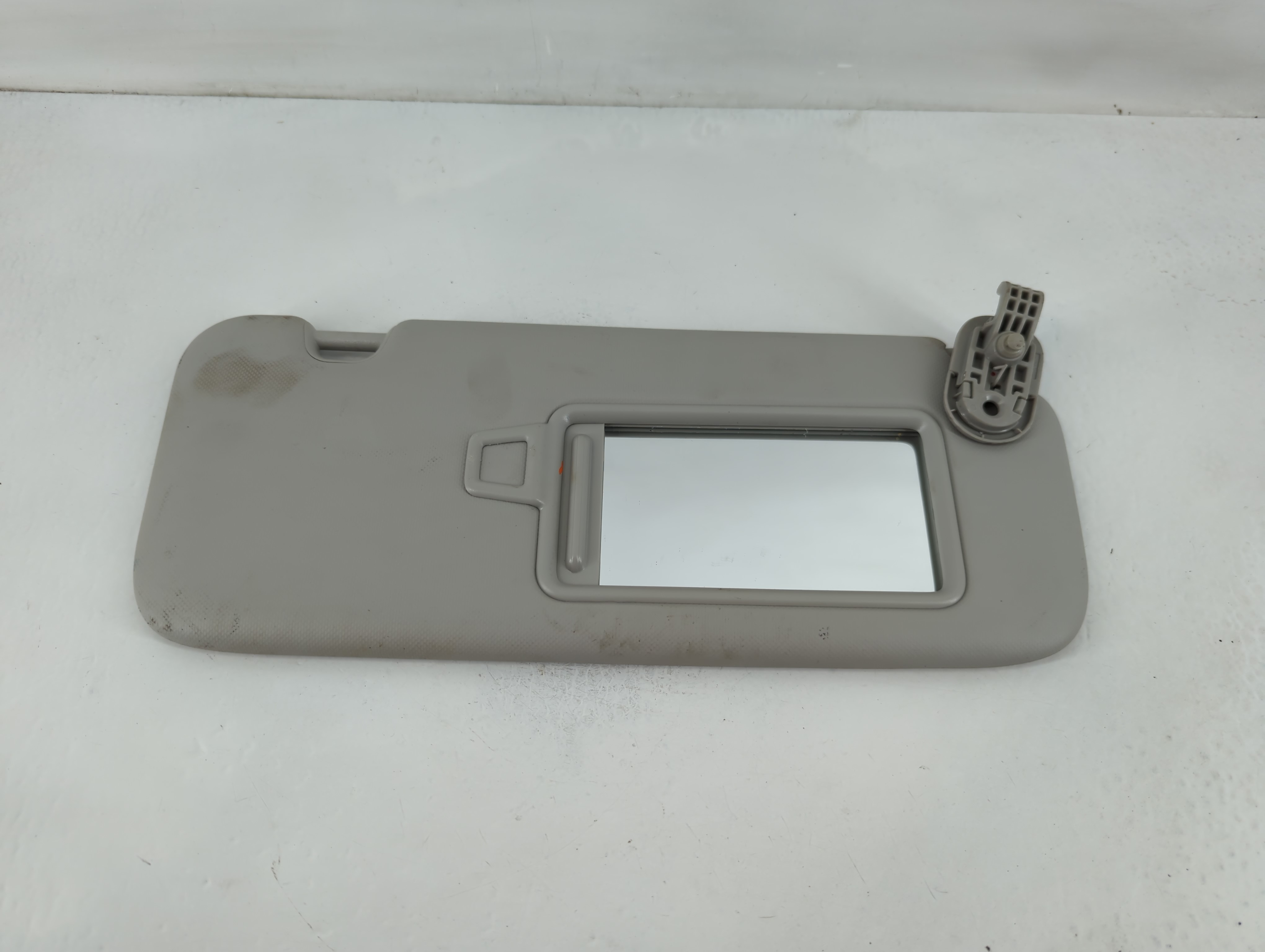 2019-2021 Kia Forte Passenger Sun Visor Mirror Right Sunvisor Light Beige 824682 - Oemusedautoparts1.com