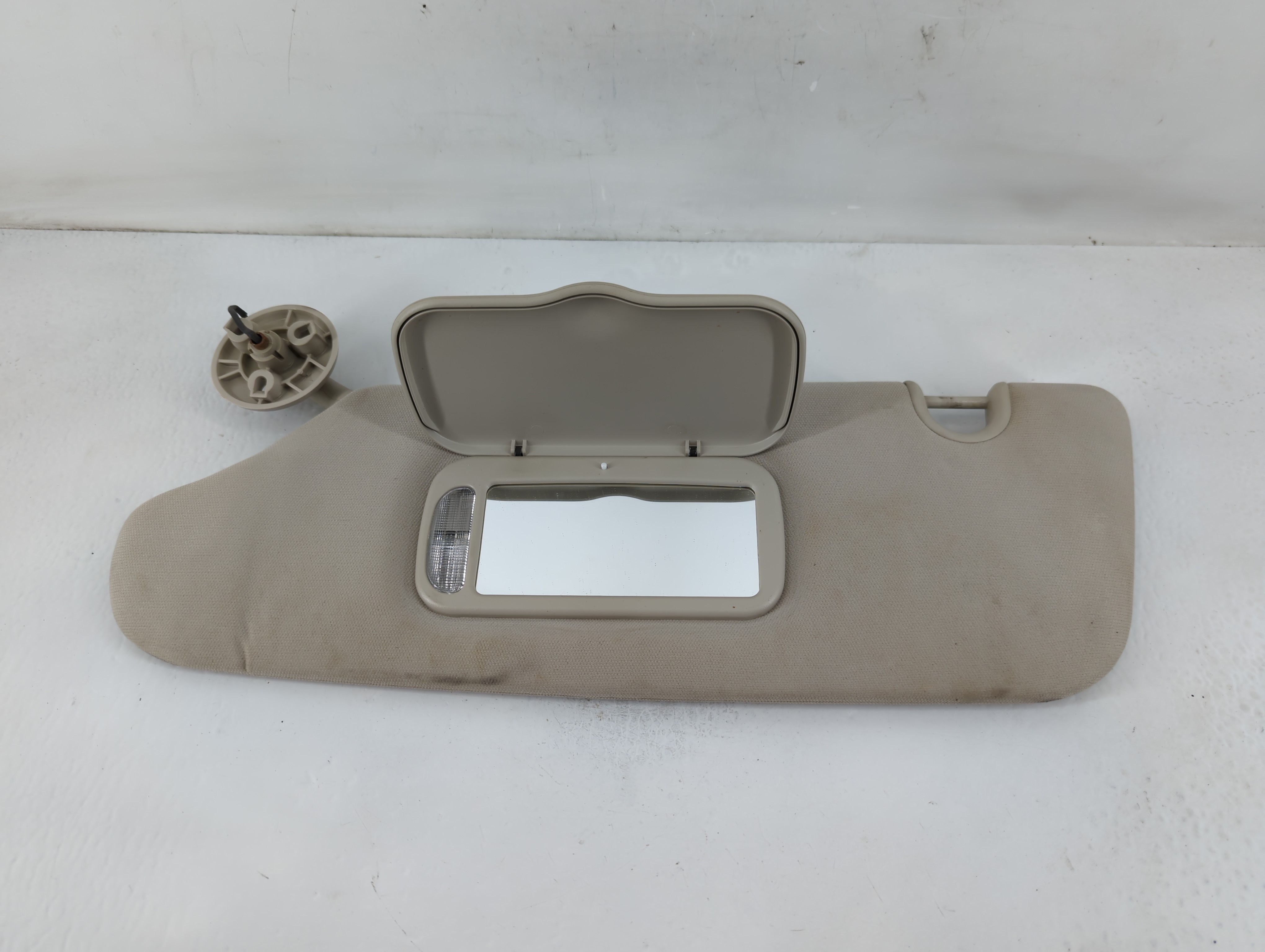 2011-2016 Chrysler Town & Country Driver Sun Visor Mirror Left Sunvisor 824688 - Oemusedautoparts1.com