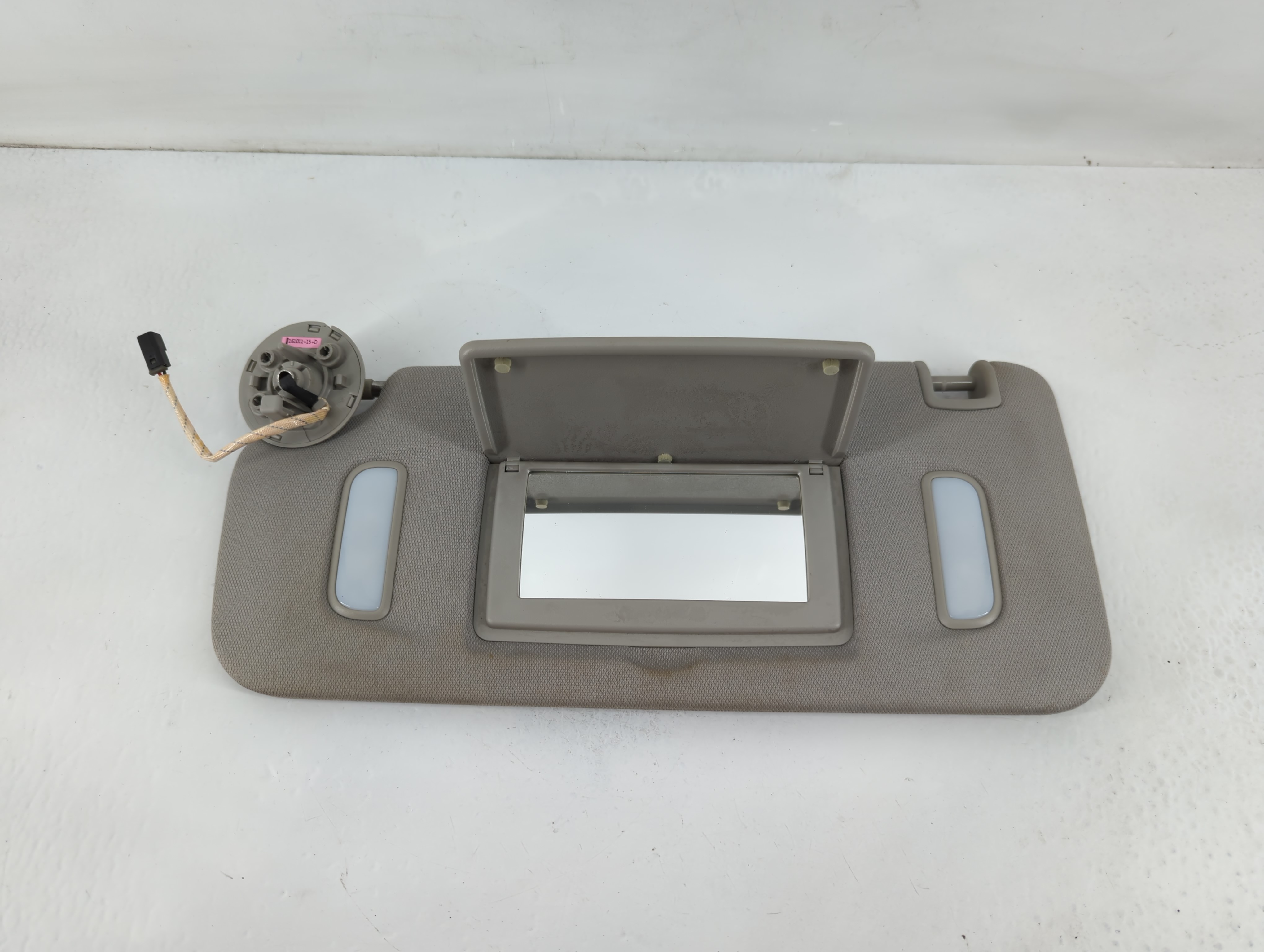 2010-2017 Gmc Terrain Driver Sun Visor Mirror Left Sunvisor Light Beige 824691 - Oemusedautoparts1.com