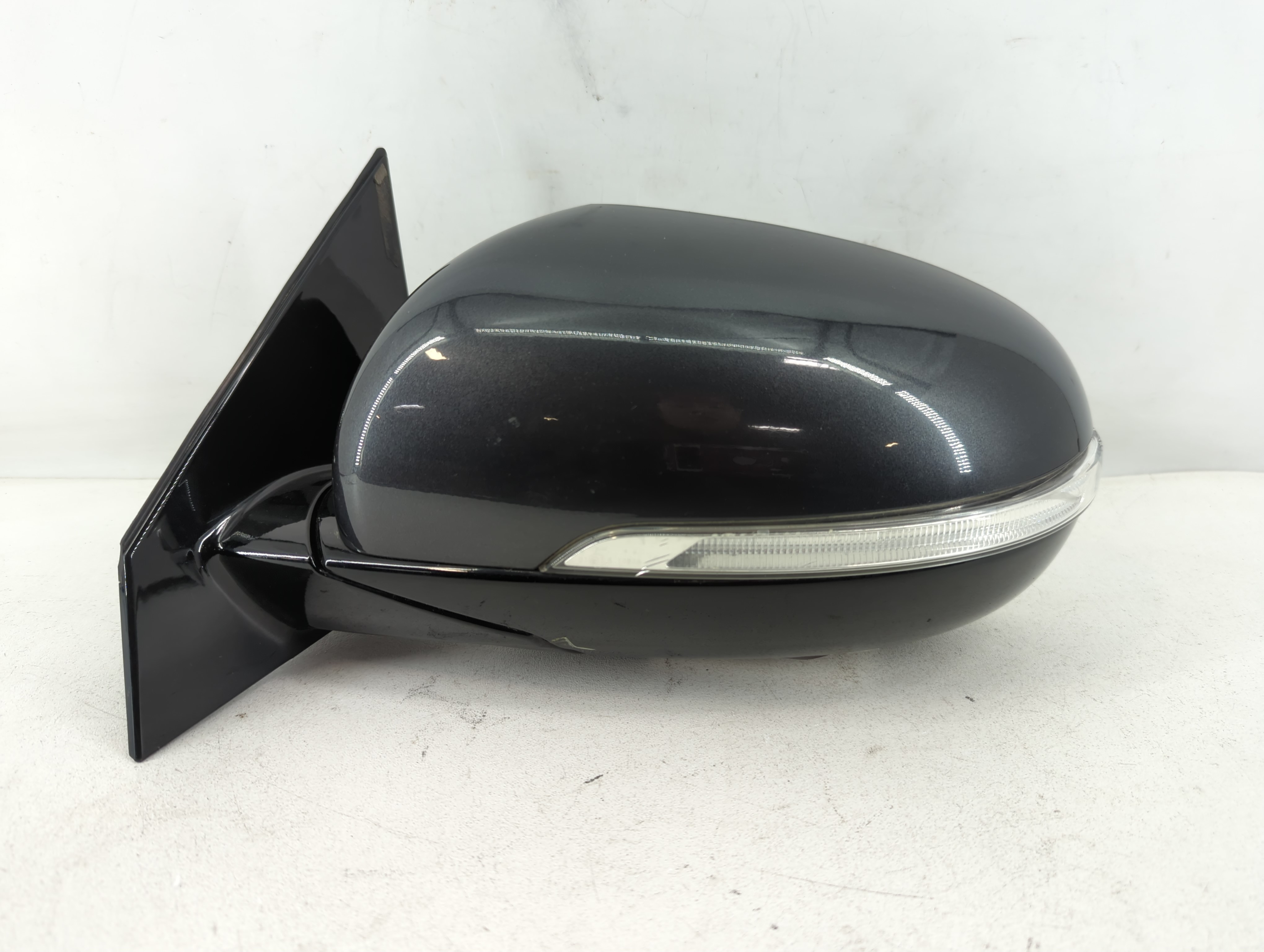 2016-2020 Kia Sorento Driver Left Side View Power Door Mirror Grey 824696 - Oemusedautoparts1.com