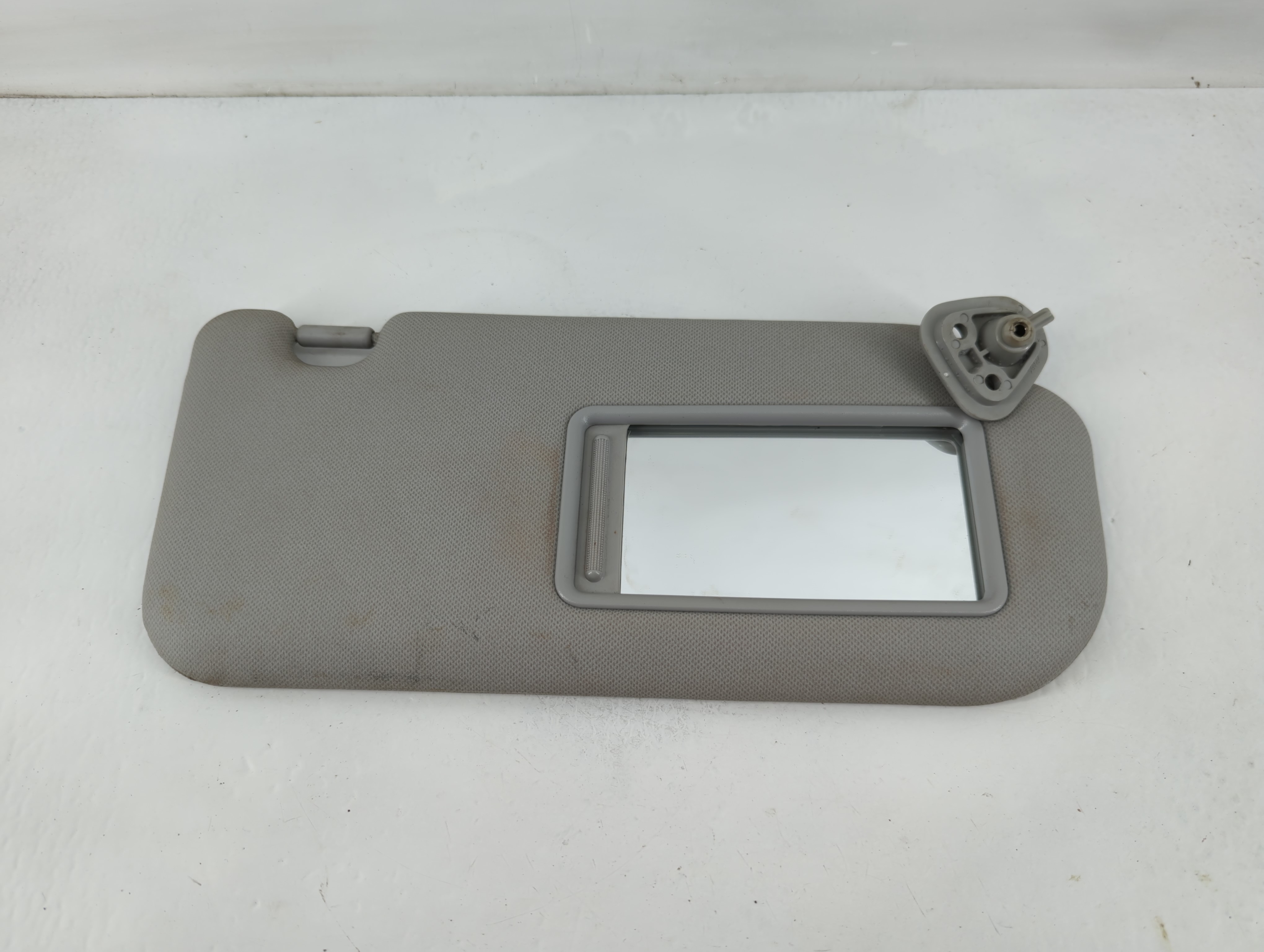 Picture of 2010-2015 Hyundai Tucson Passenger Sun Visor Mirror Right Sunvisor 824784