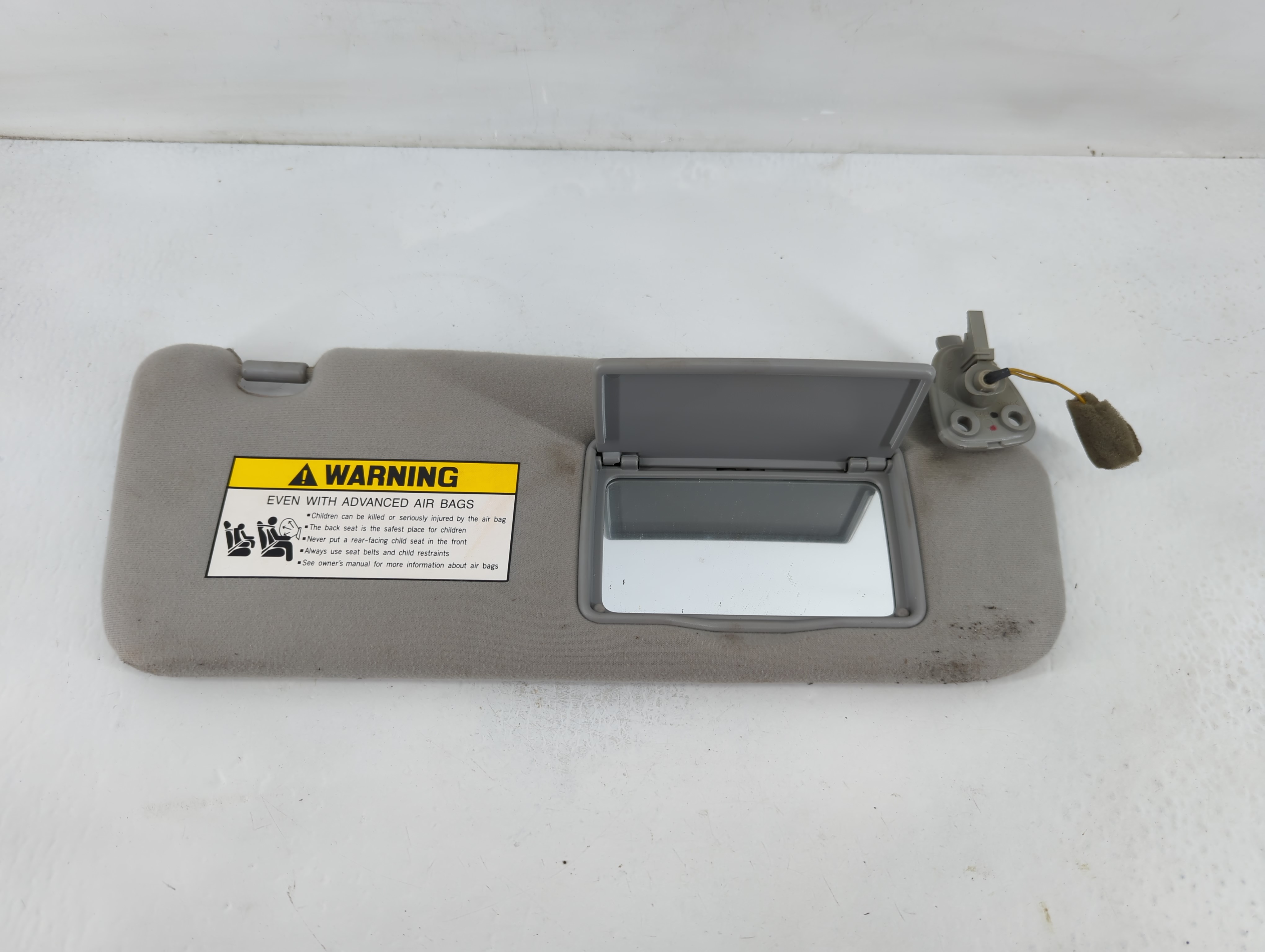 2006-2007 Hyundai Sonata Passenger Sun Visor Mirror Right Sunvisor Beige 824786 - Oemusedautoparts1.com