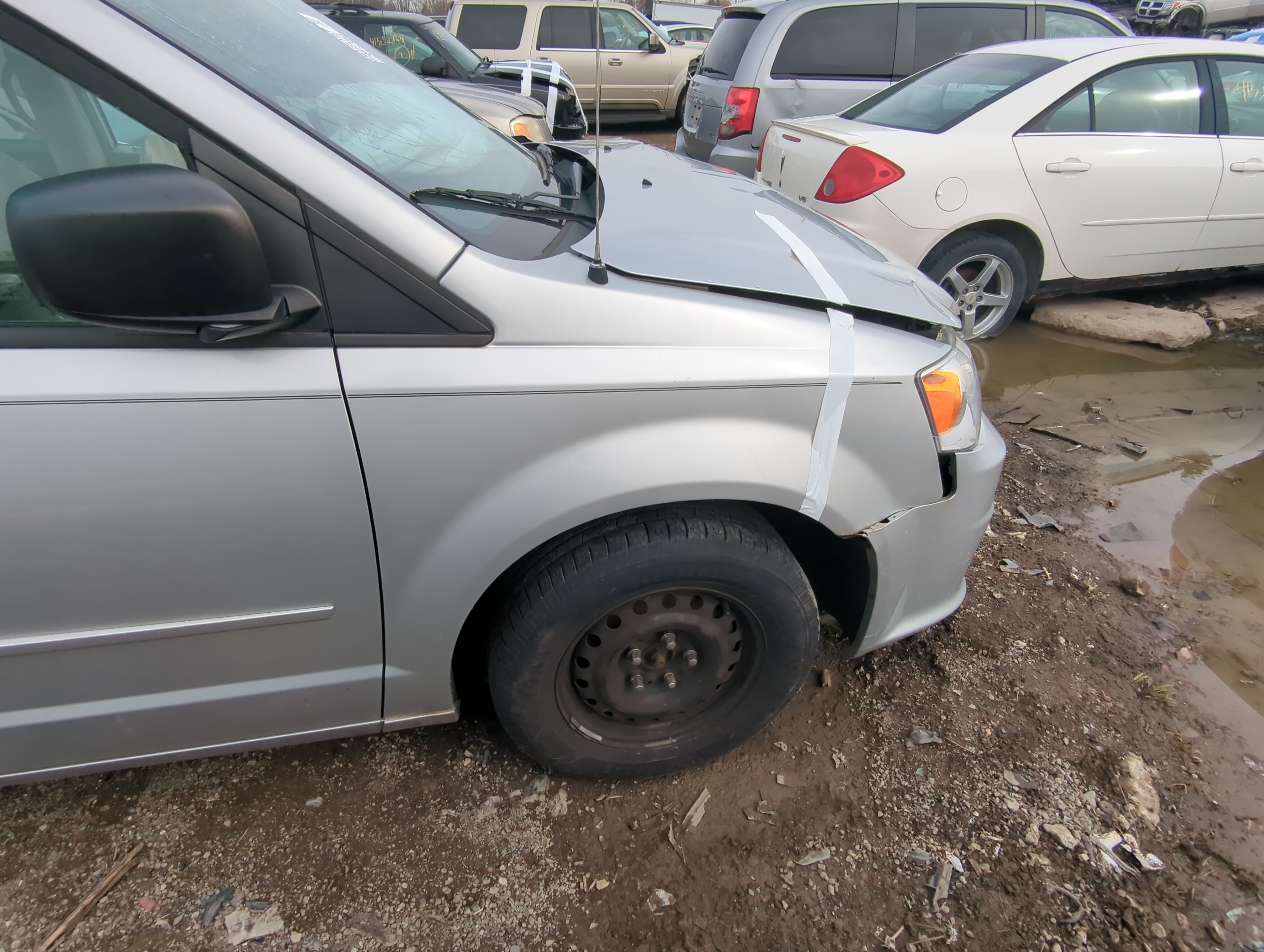 Dodge Caravan Passenger Fender 824835 - Oemusedautoparts1.com