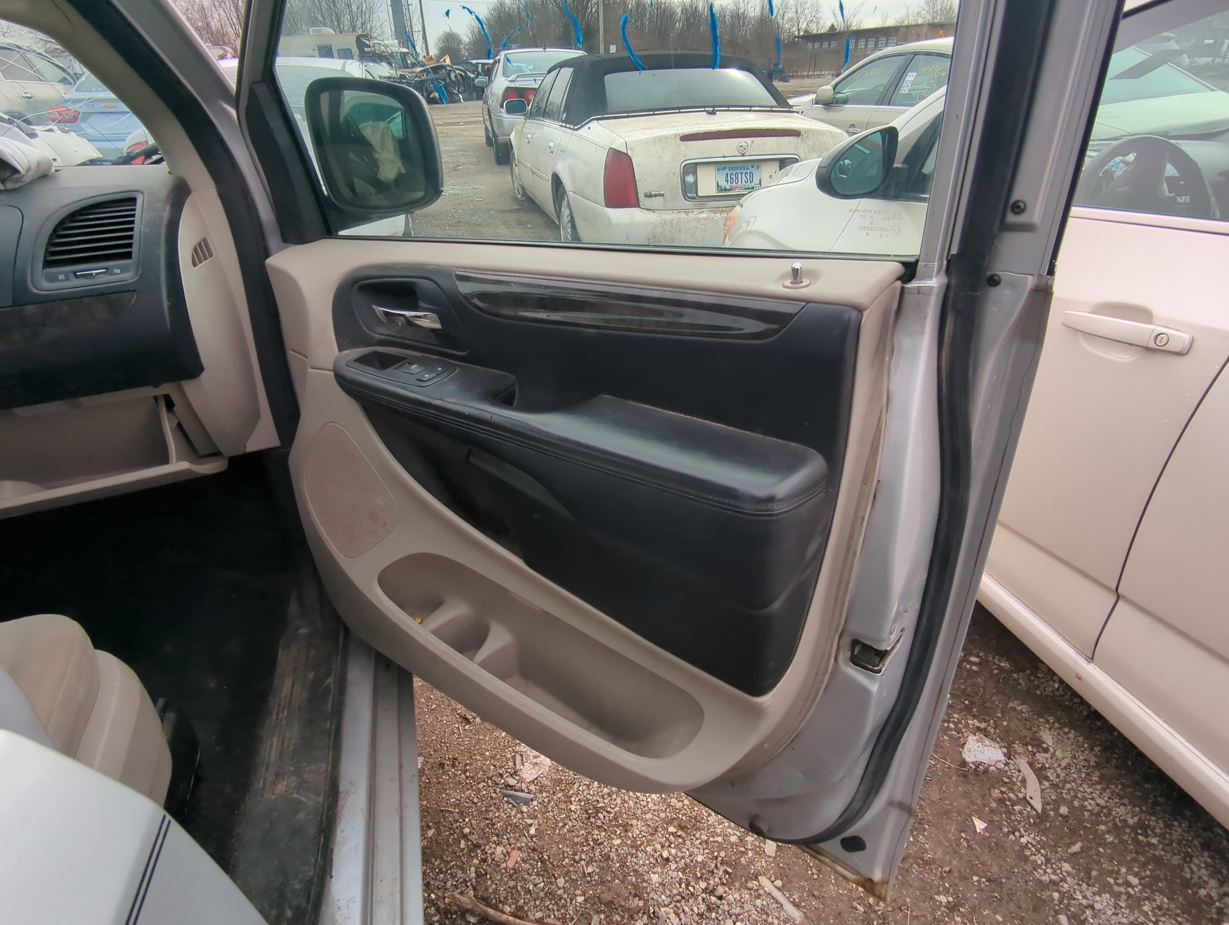 2011 Dodge Caravan Front Right Passenger Interior Door Panel Trim 824886 - Oemusedautoparts1.com
