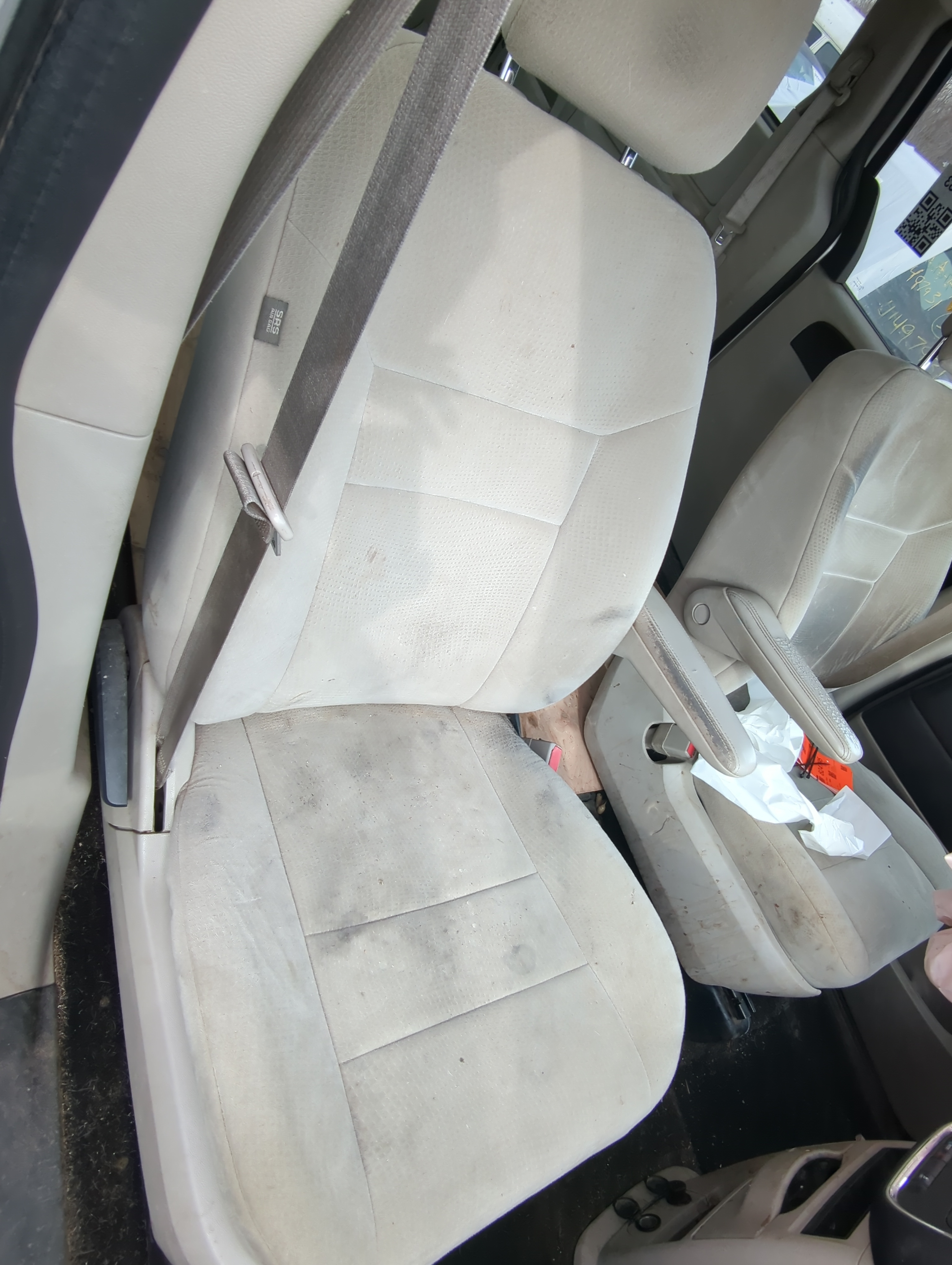 Dodge Caravan Passenger Front Seat Oem 824926 - Oemusedautoparts1.com