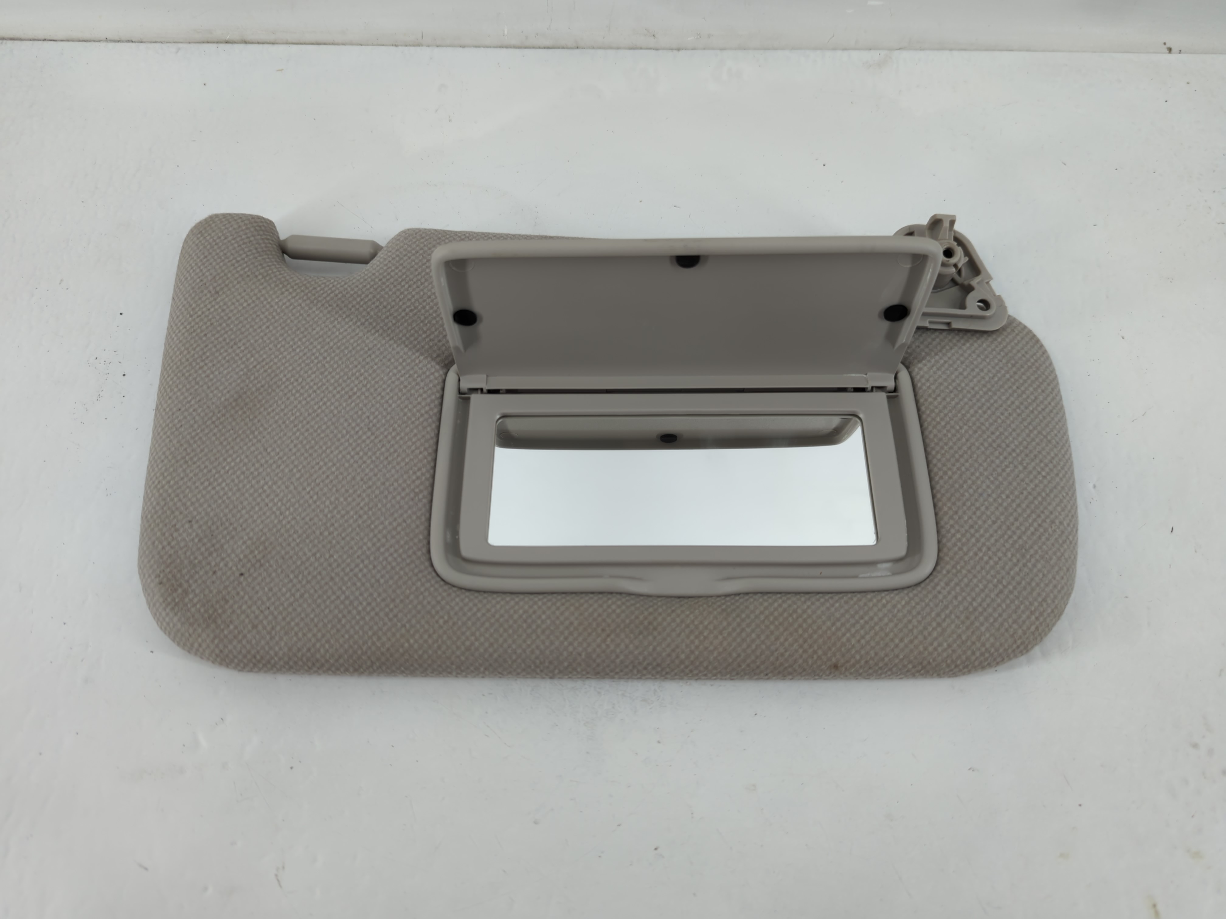 2013-2019 Nissan Sentra Passenger Sun Visor Mirror Right Sunvisor Beige 825113 - Oemusedautoparts1.com
