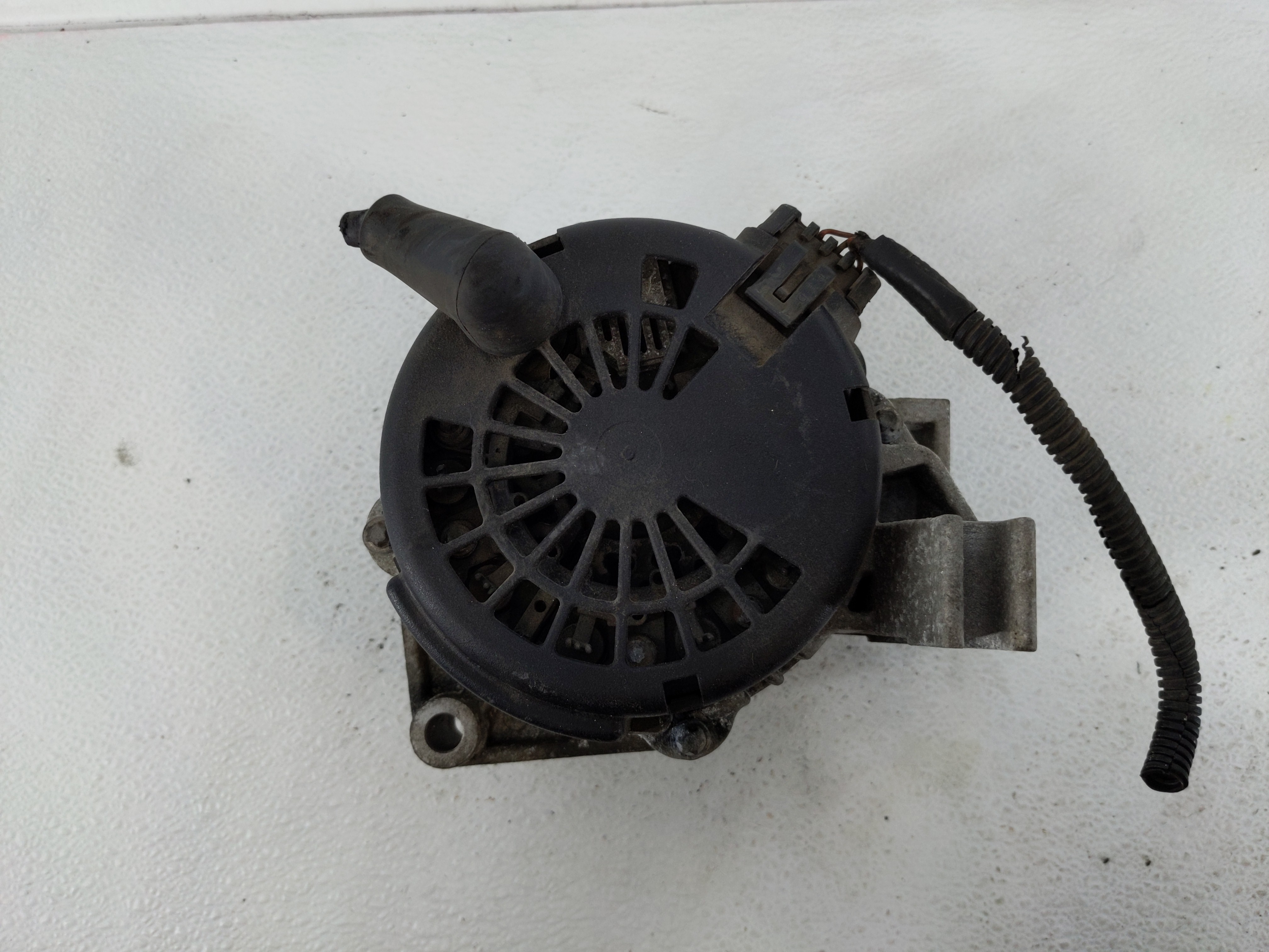 Picture of 2003-2004 Buick Lesabre Alternator Generator Charging Assembly Engine Oem 825291