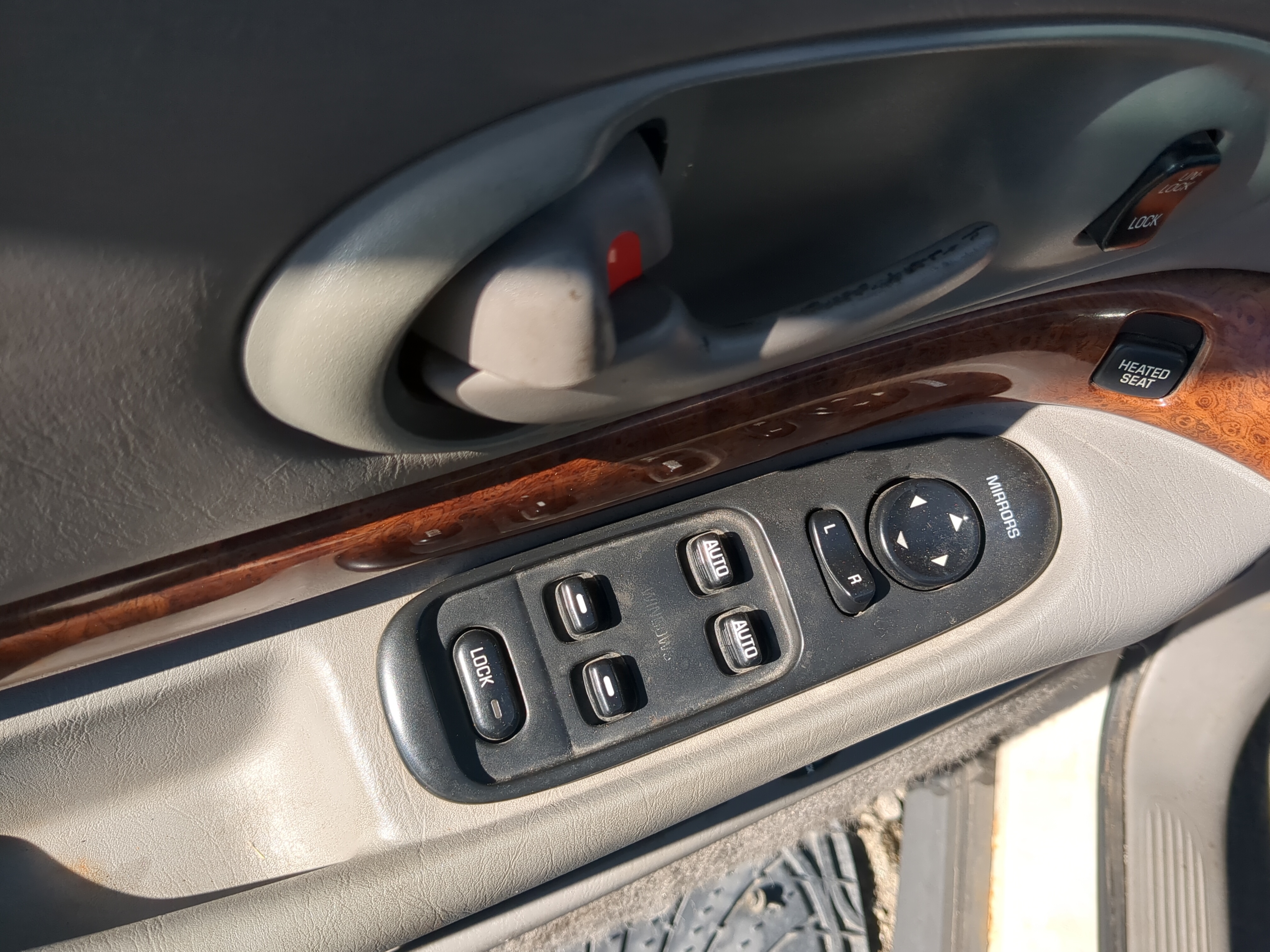 2000-2005 Buick Lesabre Driver Left Door Master Power Window Switch 825311 - Oemusedautoparts1.com