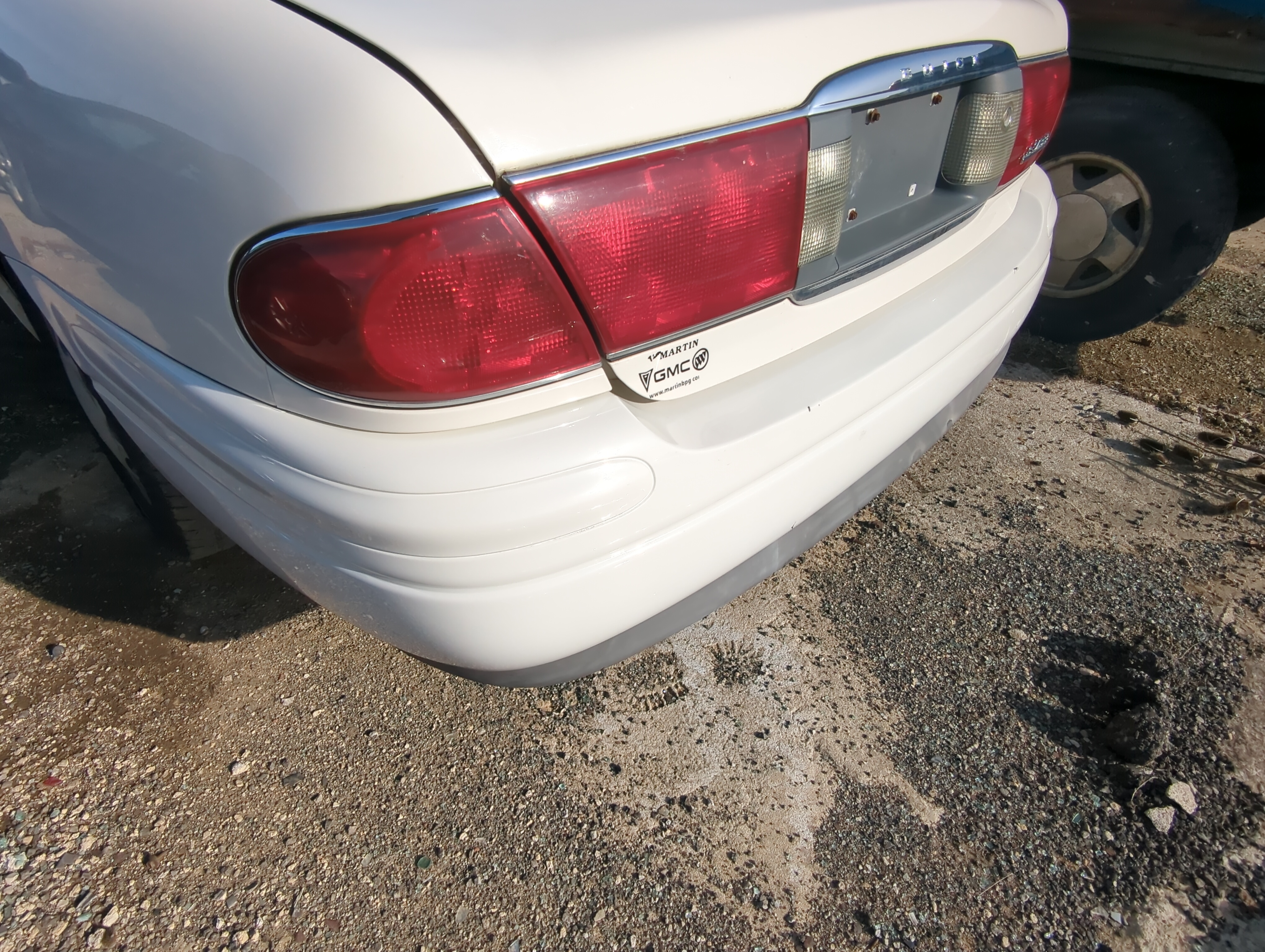 Picture of 2000-2005 Buick Lesabre Rear Bumper Assembly Oem 825436