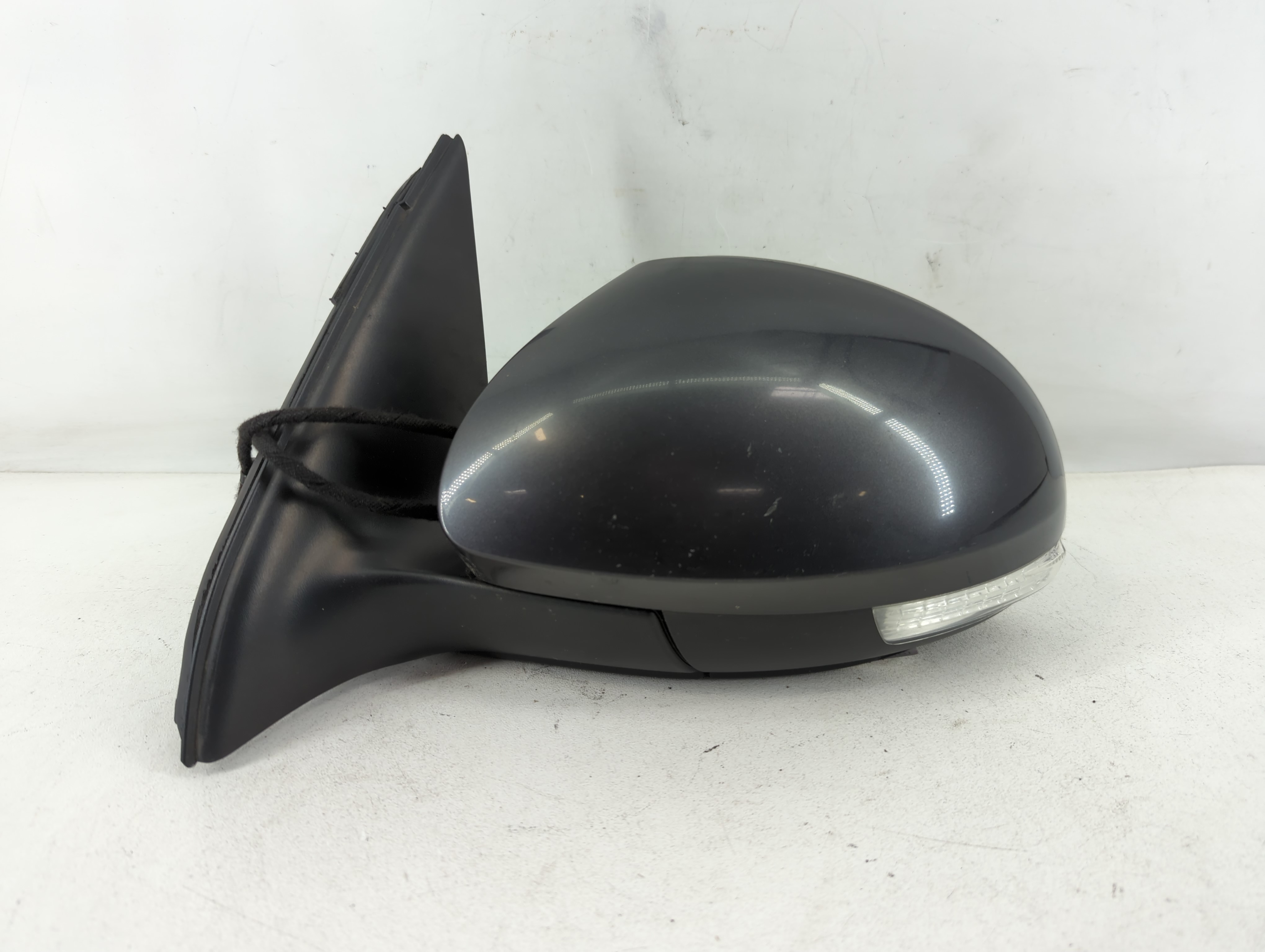 2009-2018 Volkswagen Tiguan Driver Left Side View Power Door Mirror Grey 825456 - Oemusedautoparts1.com