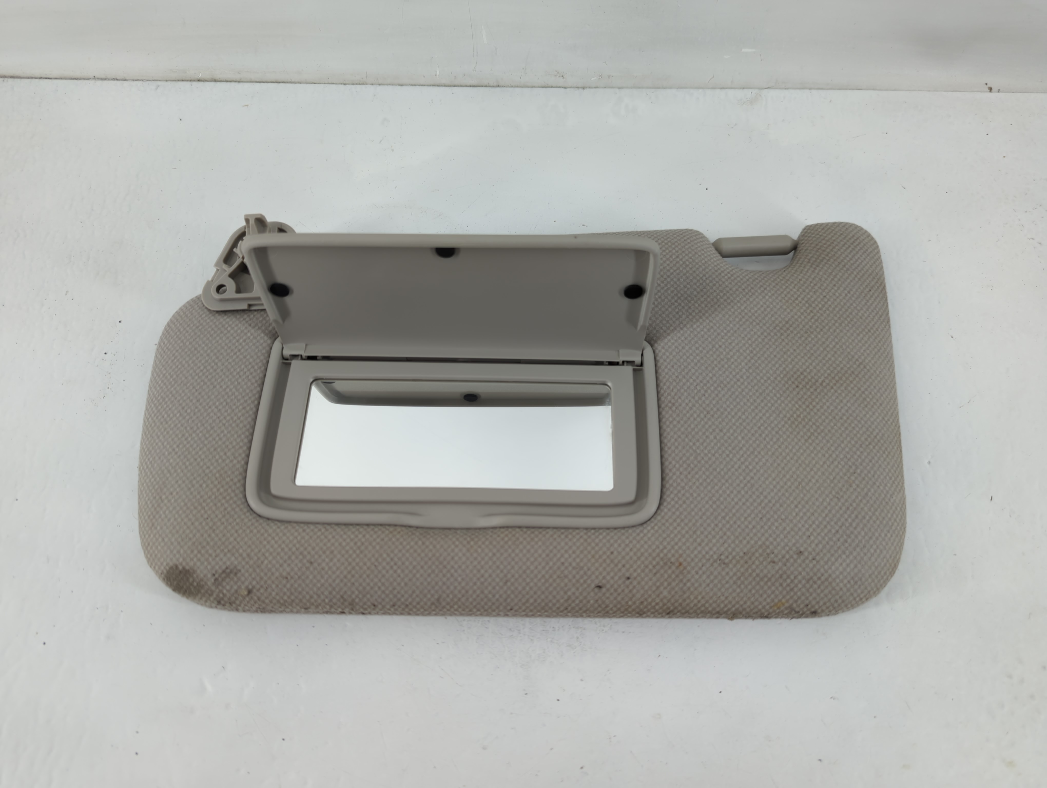 Picture of 2013-2019 Nissan Sentra Driver Sun Visor Mirror Left Sunvisor Light Beige 825468