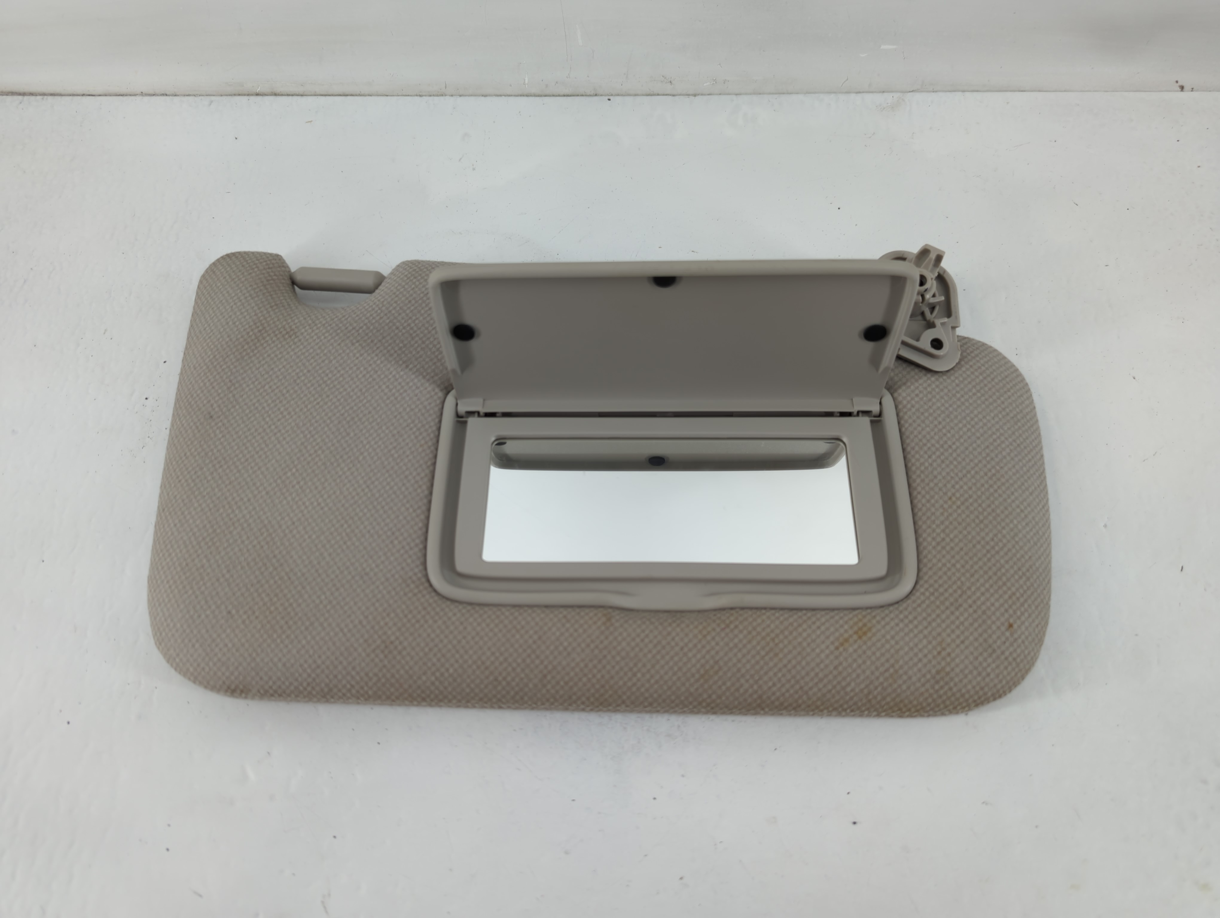 Picture of 2013-2019 Nissan Sentra Passenger Sun Visor Mirror Right Sunvisor 825469