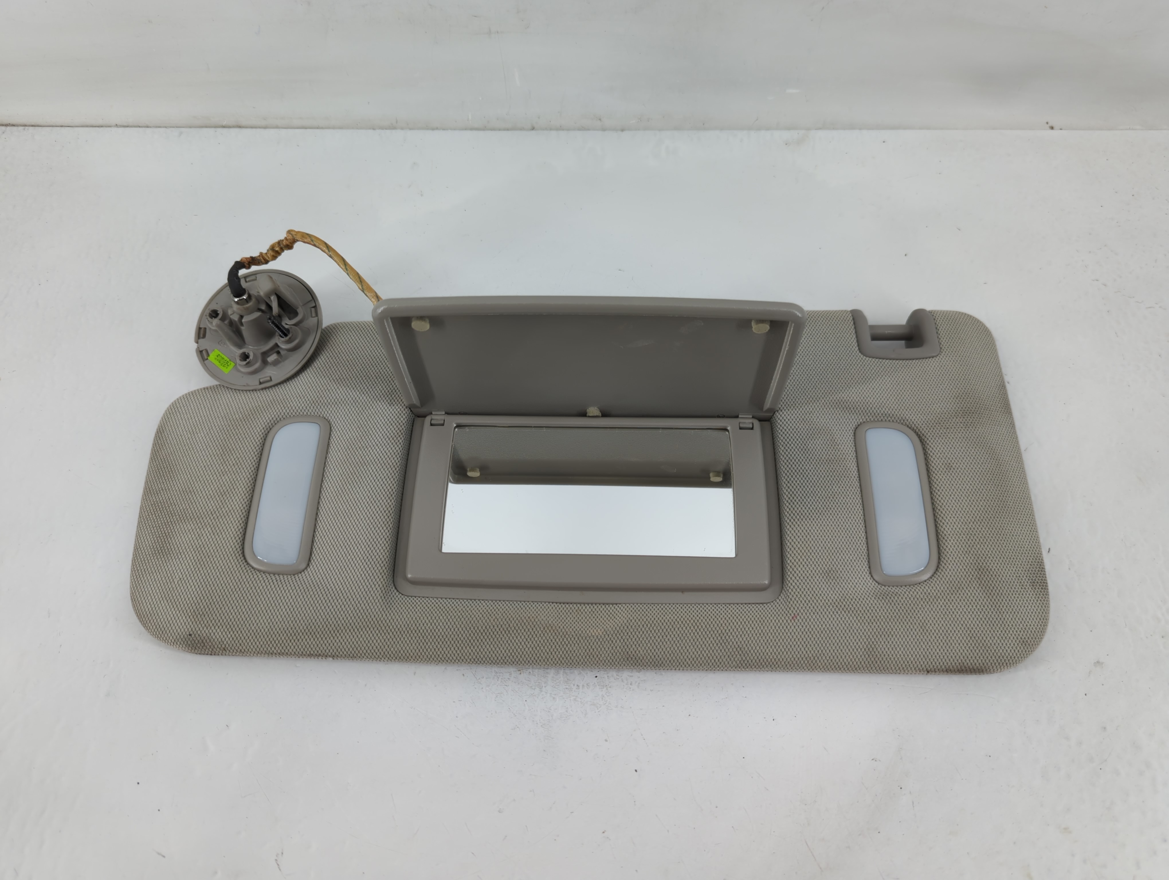 2010-2017 Chevrolet Equinox Driver Sun Visor Mirror Left Sunvisor Grey 825505 - Oemusedautoparts1.com
