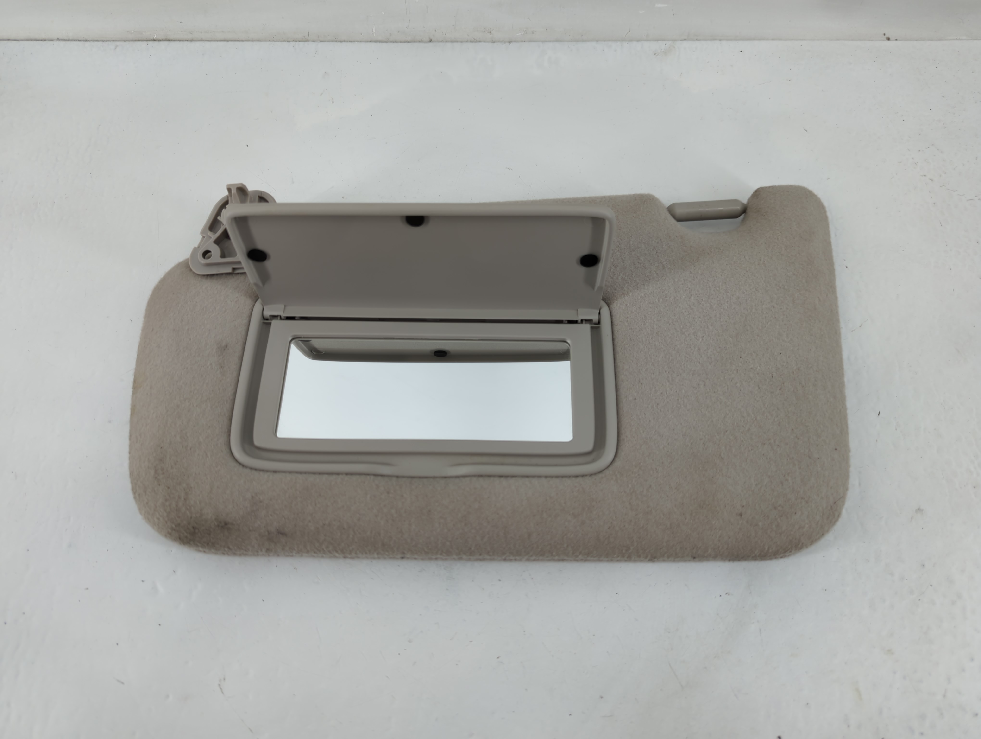 Picture of 2013-2019 Nissan Sentra Driver Sun Visor Mirror Left Sunvisor Beige 825511