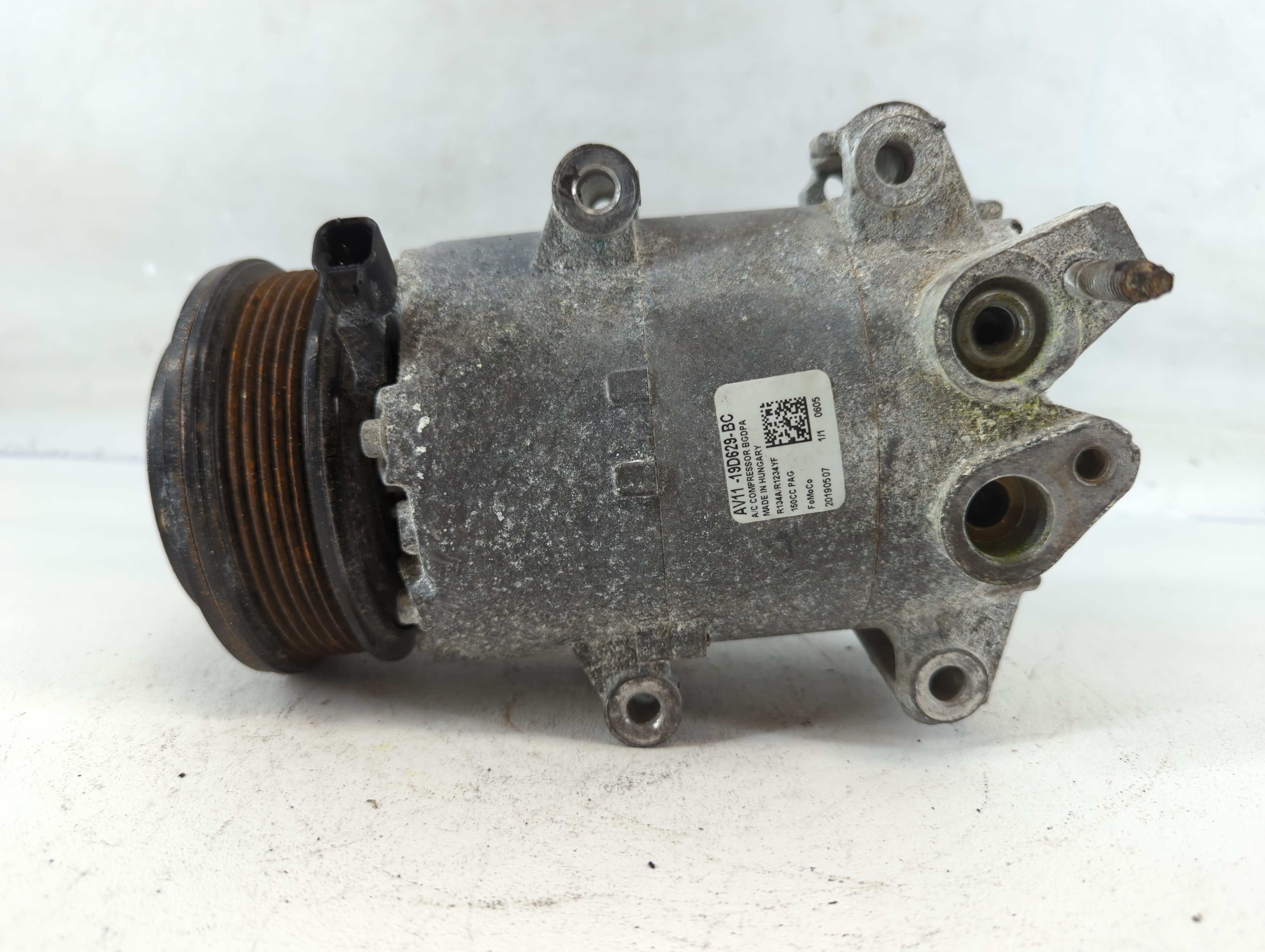 Picture of 2014-2019 Ford Fiesta Air Conditioning A/c Ac Compressor Oem 826180