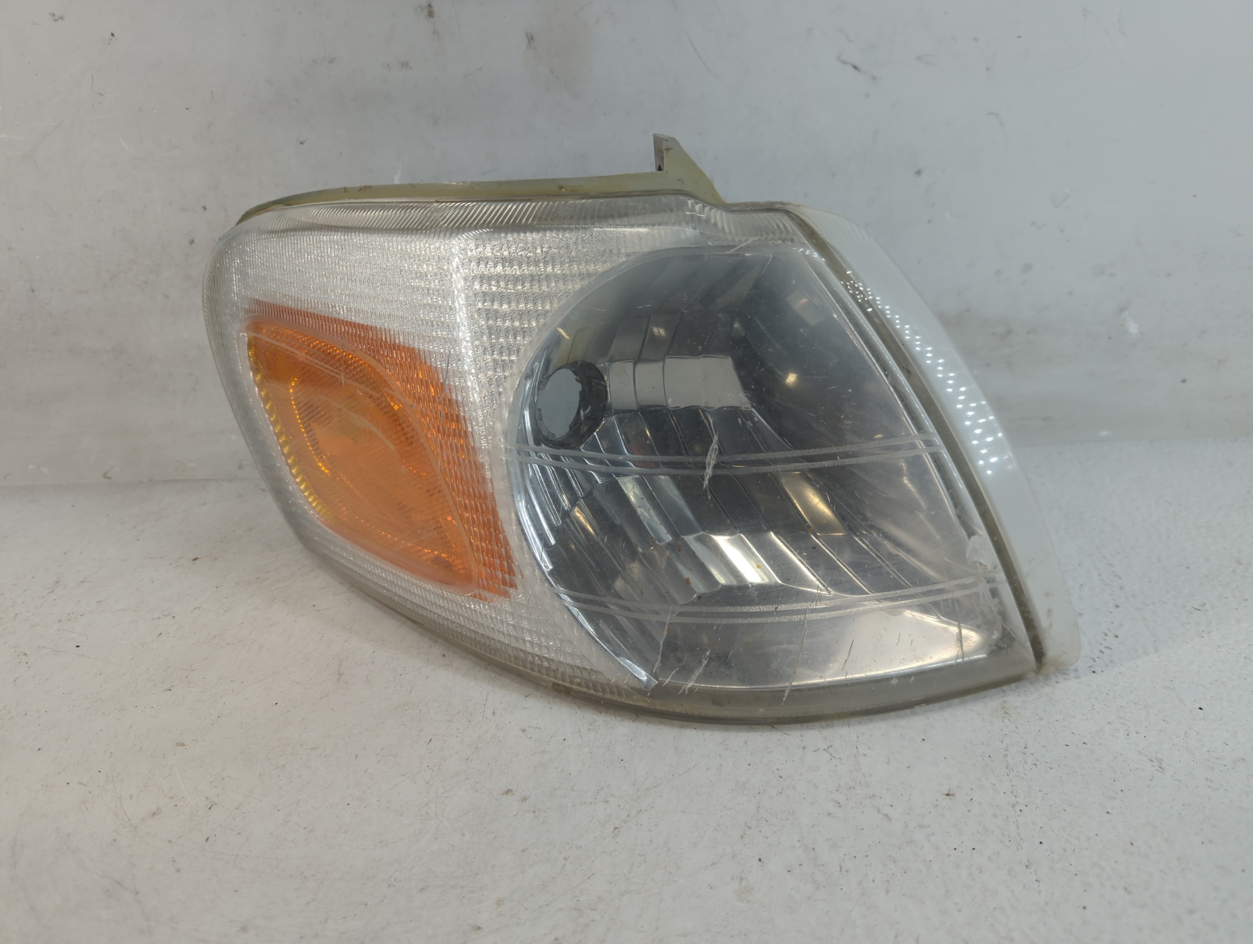 2005-2009 Pontiac Montana Passenger Right Oem Head Light Headlight Lamp 826353 - Oemusedautoparts1.com