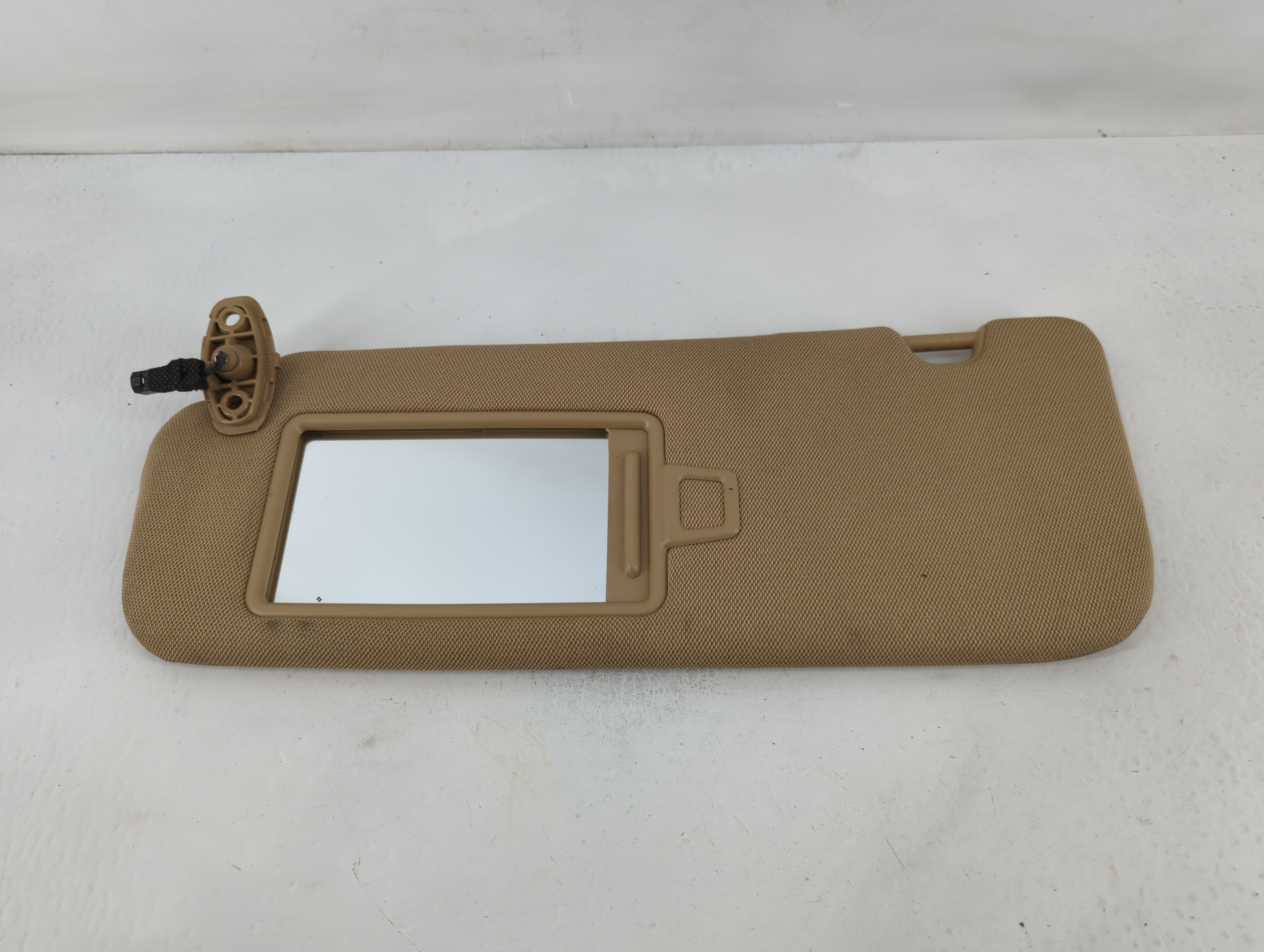 2015-2020 Kia Sedona Driver Sun Visor Mirror Left Sunvisor Tan 826356 - Oemusedautoparts1.com