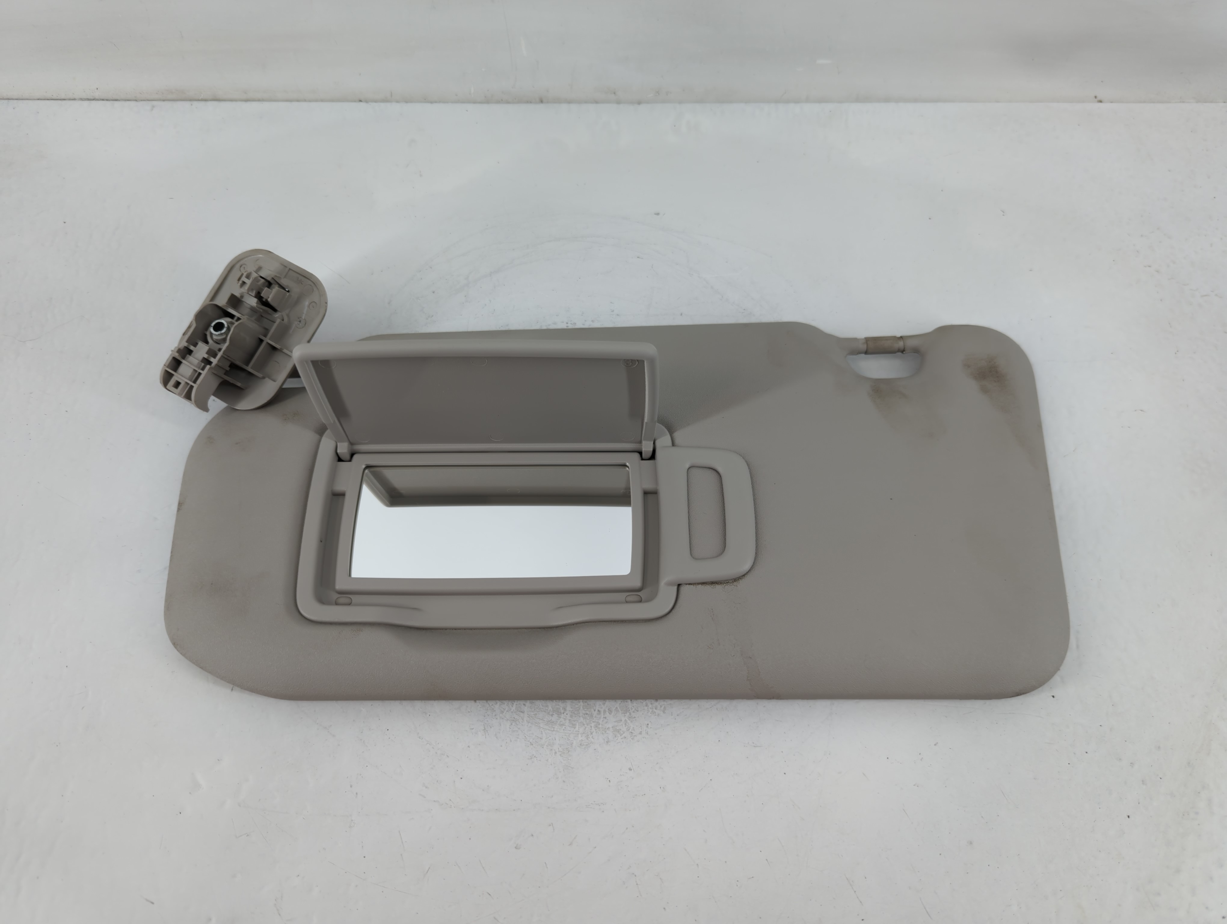2020-2022 Nissan Sentra Driver Sun Visor Mirror Left Sunvisor Grey 826370 - Oemusedautoparts1.com
