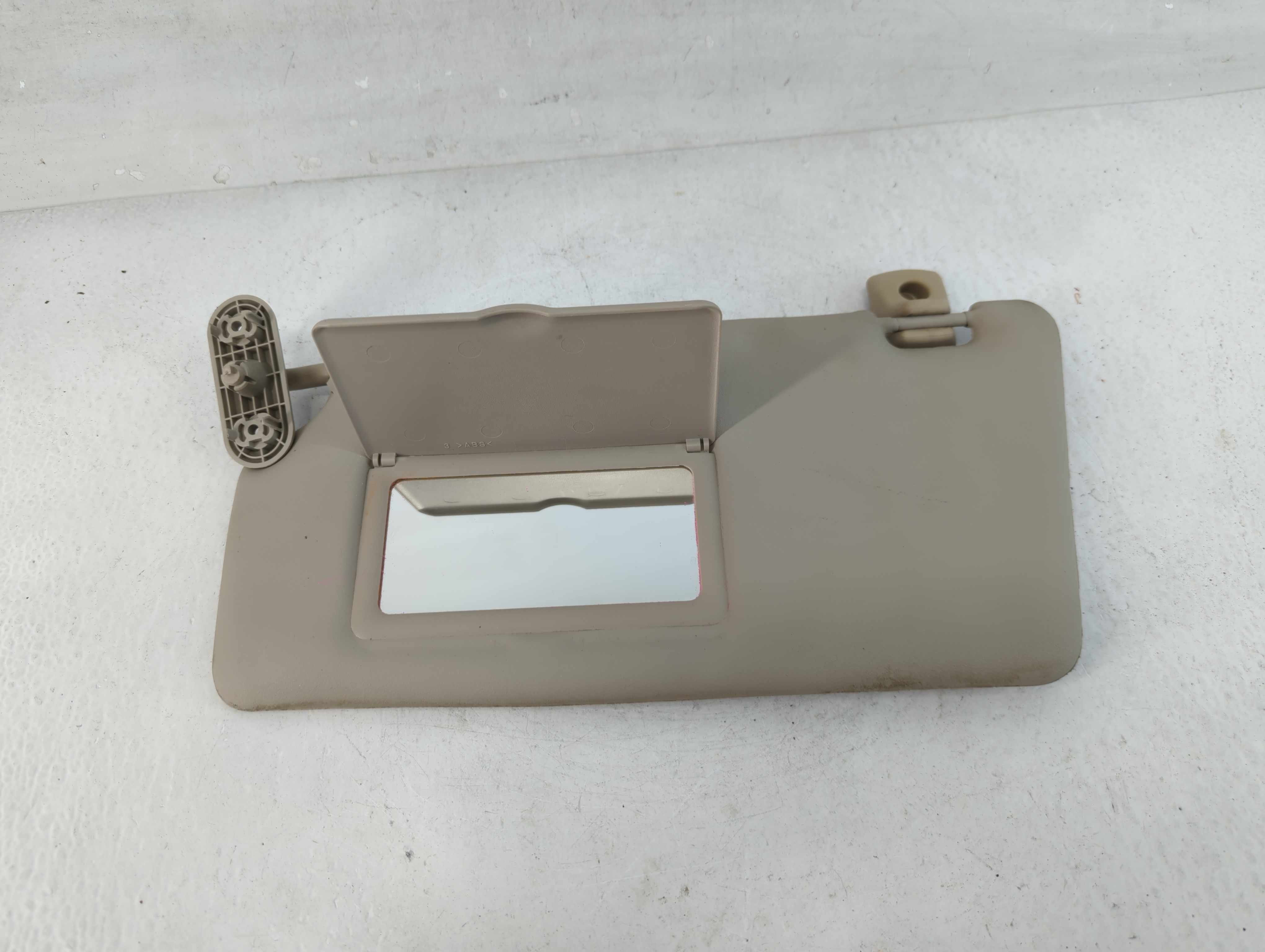 2005-2011 Ford Mustang Driver Sun Visor Mirror Left Sunvisor Light Beige 826404 - Oemusedautoparts1.com