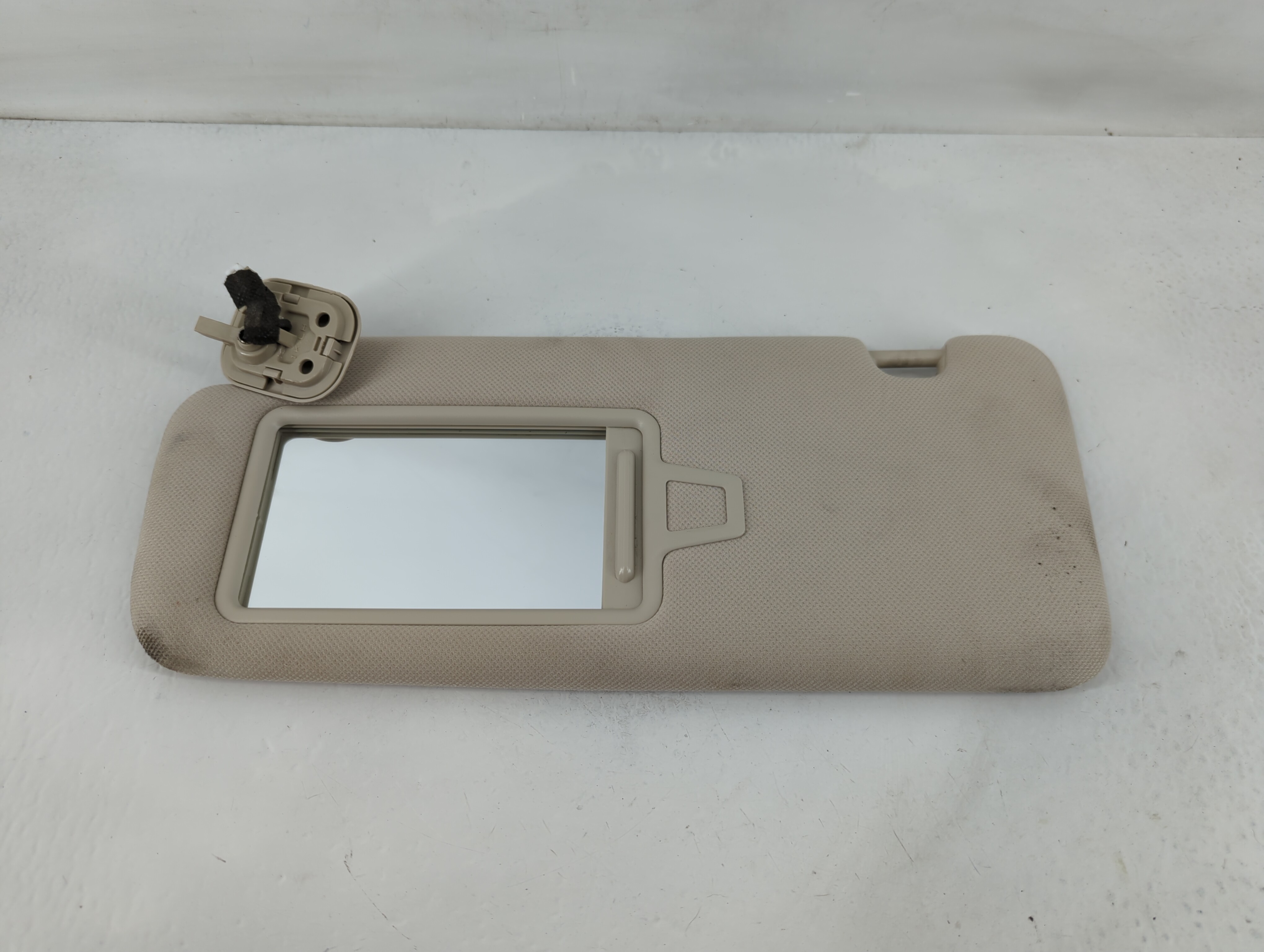 Picture of 2019-2021 Genesis G70 Driver Sun Visor Mirror Left Sunvisor Grey 826427