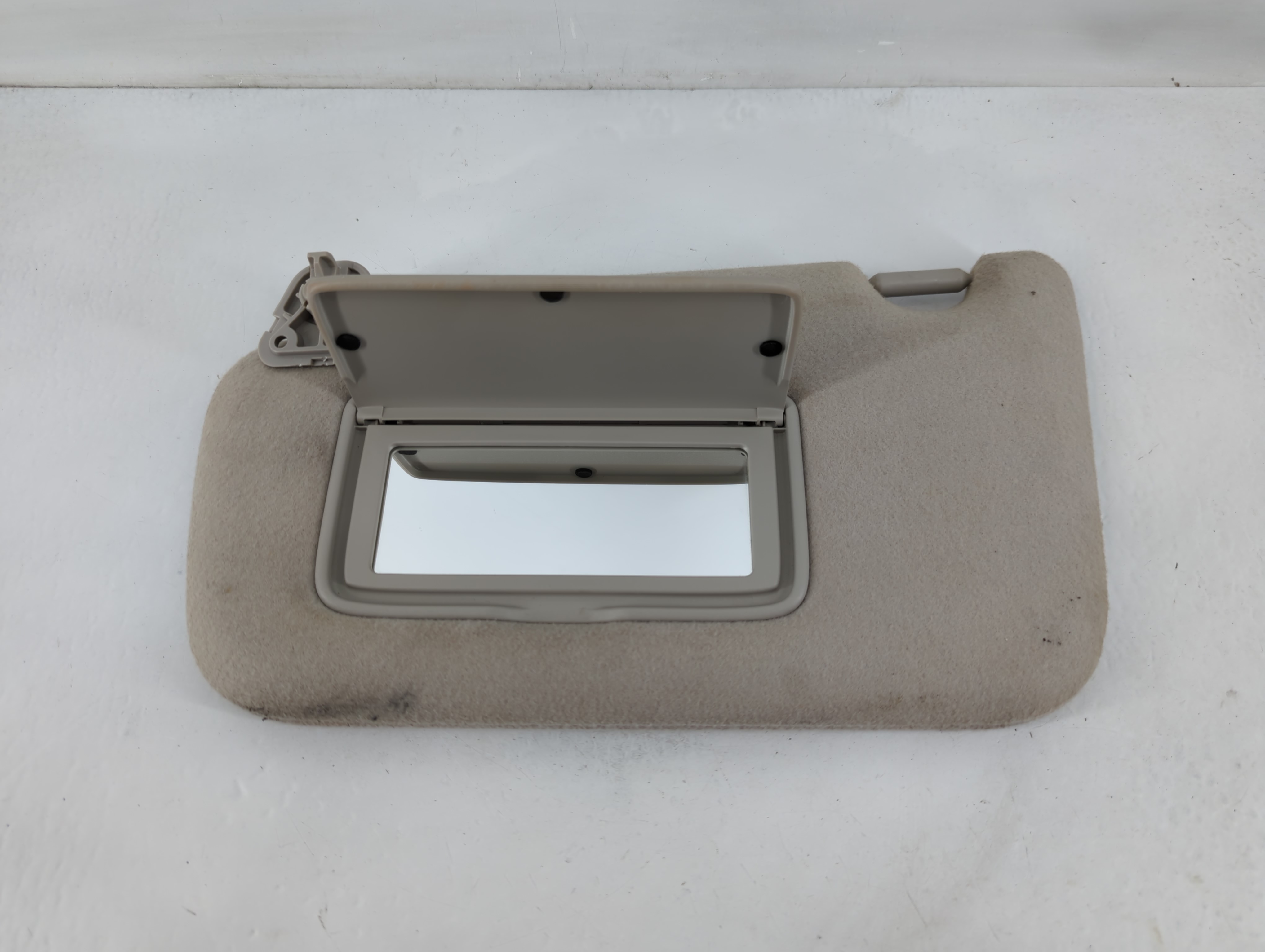 Picture of 2013-2019 Nissan Sentra Driver Sun Visor Mirror Left Sunvisor Beige 826430