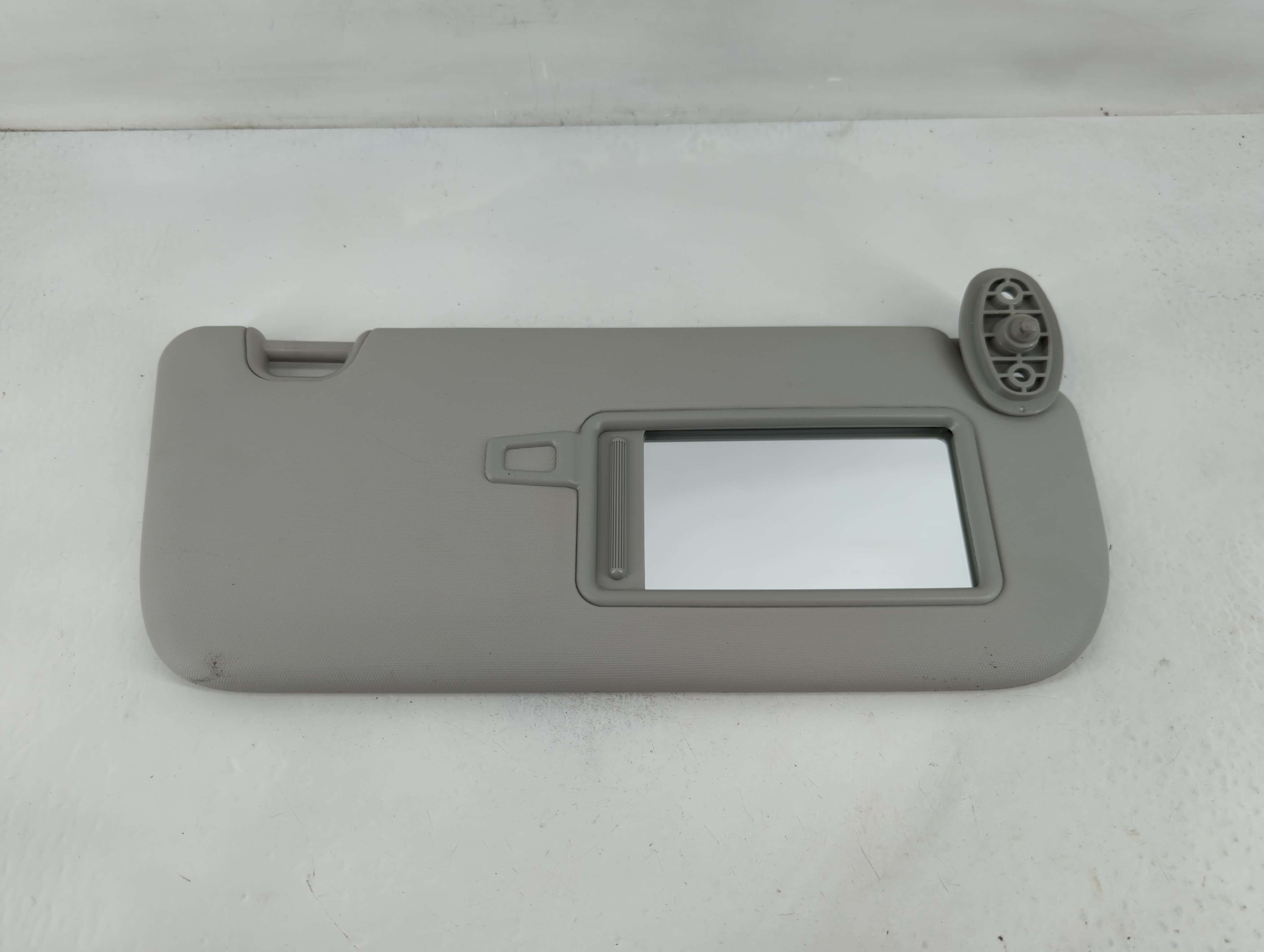 2014-2019 Kia Soul Passenger Sun Visor Mirror Right Sunvisor Grey 826436 - Oemusedautoparts1.com