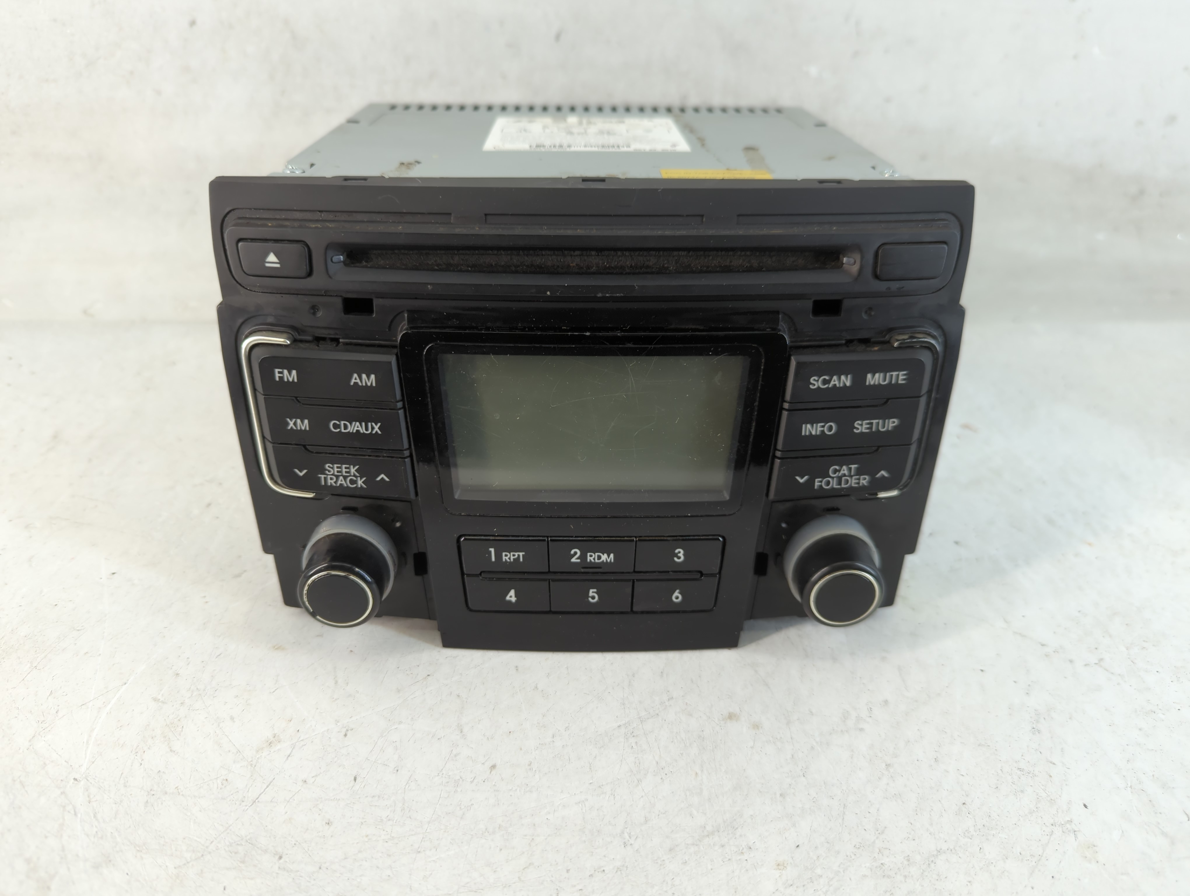 2011-2011 Hyundai Sonata Am Fm Cd Player Radio Receiver 826485 - Oemusedautoparts1.com