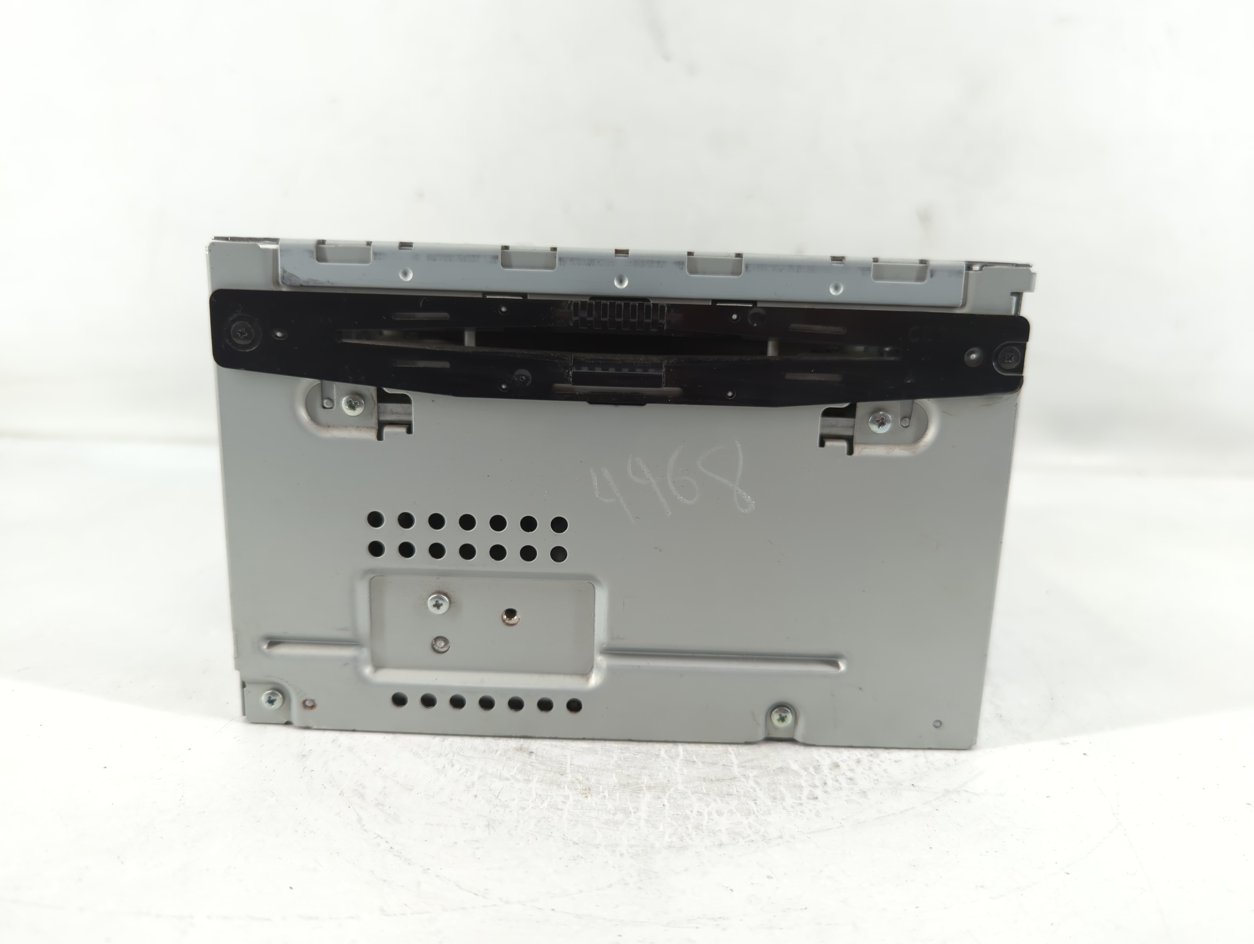 2010-2012 Ford Fusion Am Fm Cd Player Radio Receiver 826495 - Oemusedautoparts1.com