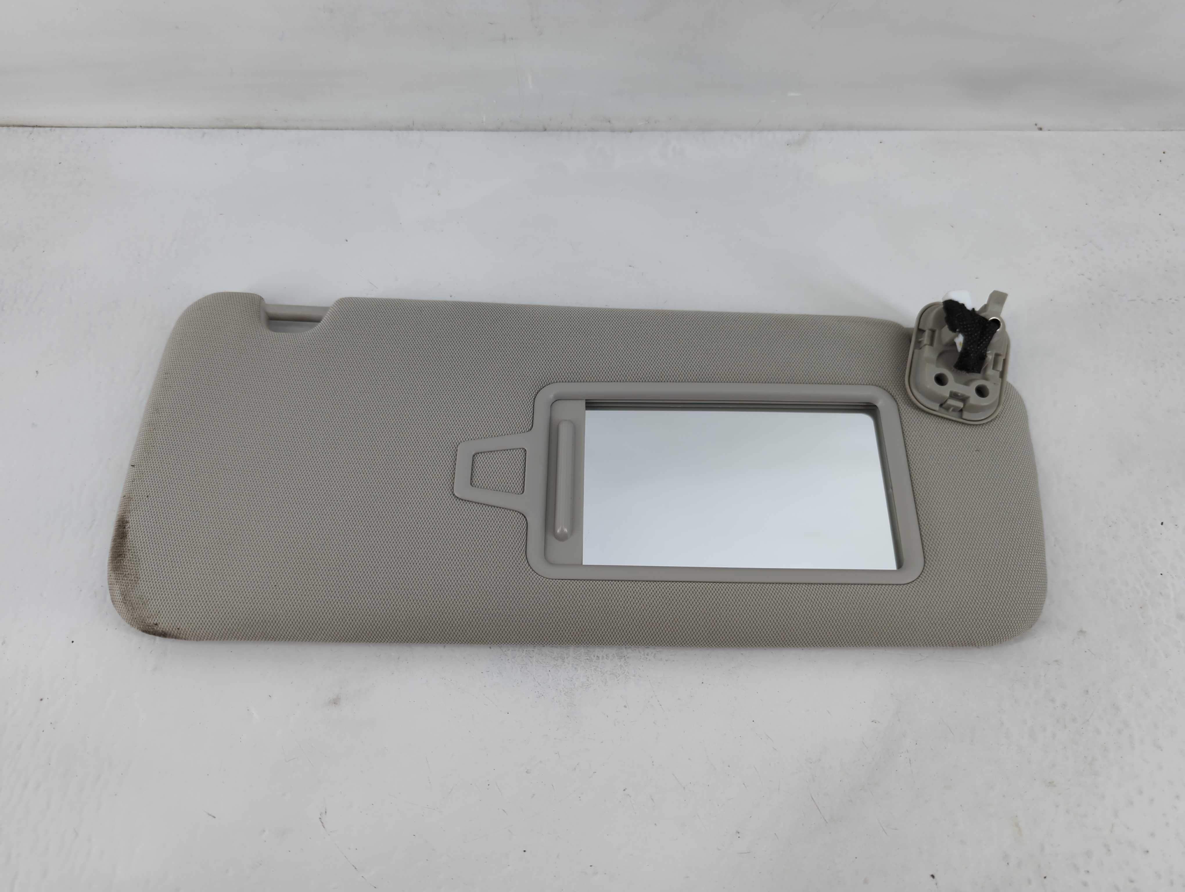 Picture of 2020-2022 Kia Telluride Passenger Sun Visor Mirror Right Sunvisor Grey 826506