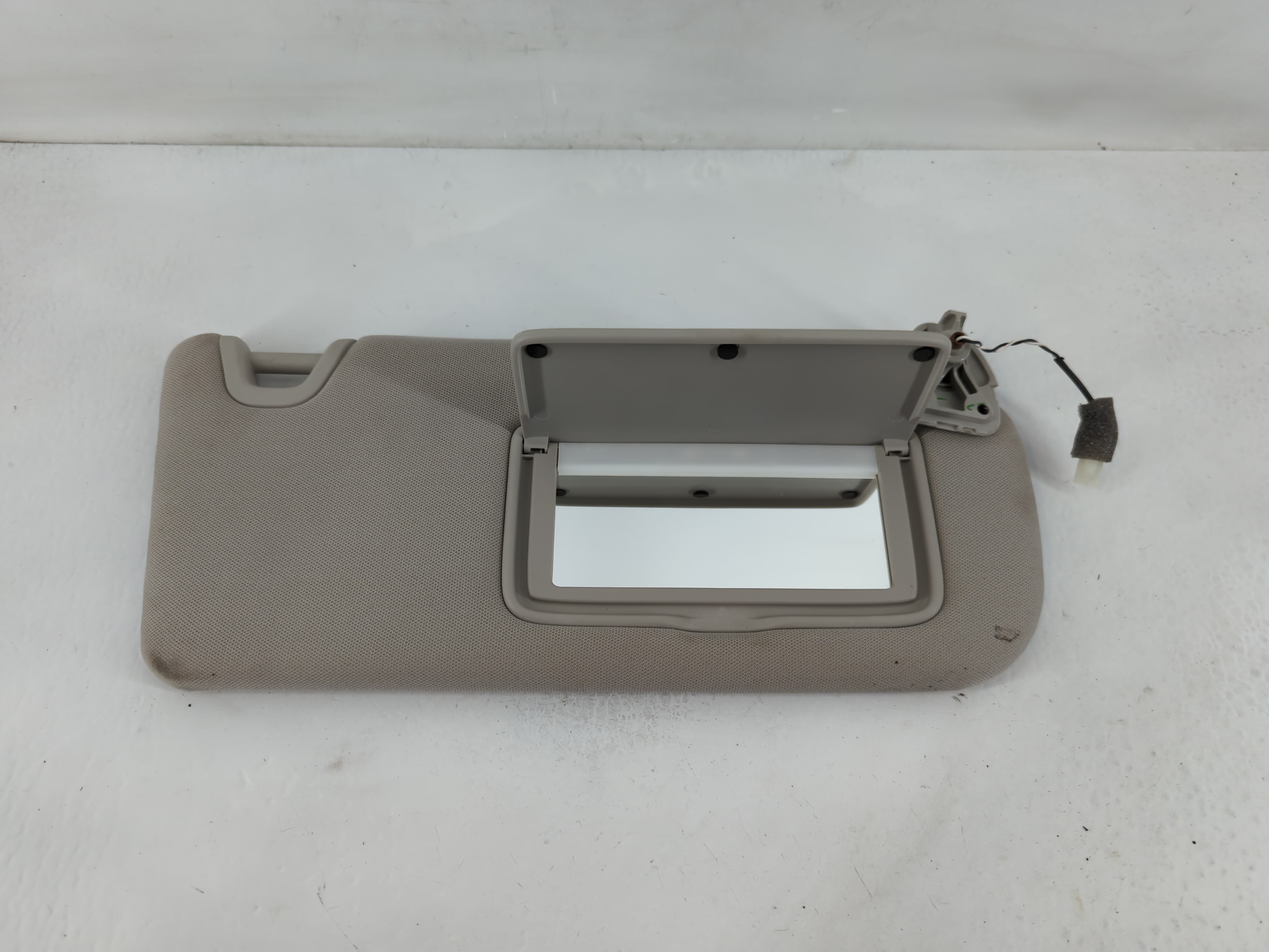 2021-2022 Nissan Altima Passenger Sun Visor Mirror Right Sunvisor Grey 826509 - Oemusedautoparts1.com