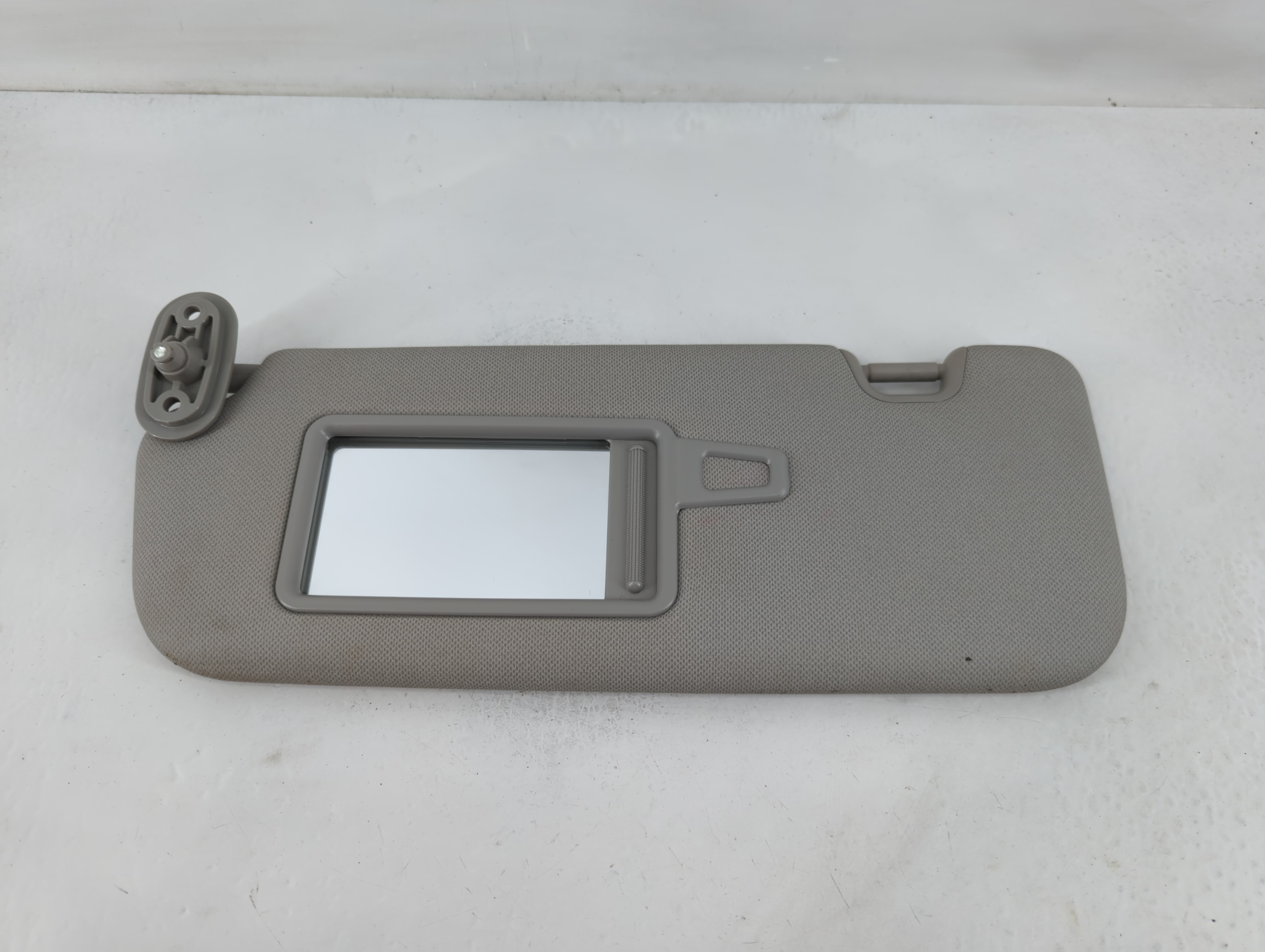 2014-2016 Kia Forte Driver Sun Visor Mirror Left Sunvisor Grey 826520 - Oemusedautoparts1.com