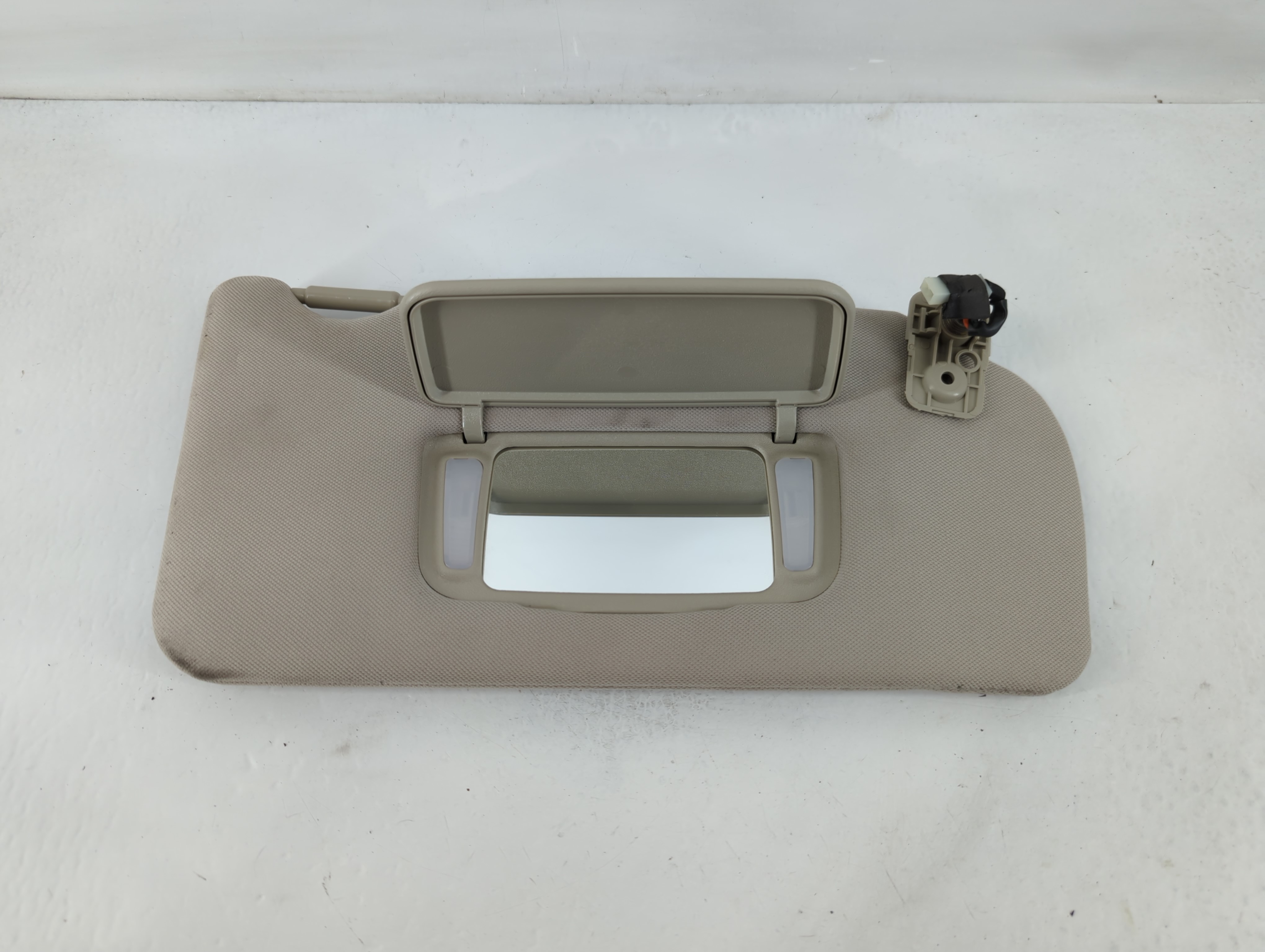 2013-2014 Nissan Maxima Passenger Sun Visor Mirror Right Sunvisor Grey 826522 - Oemusedautoparts1.com