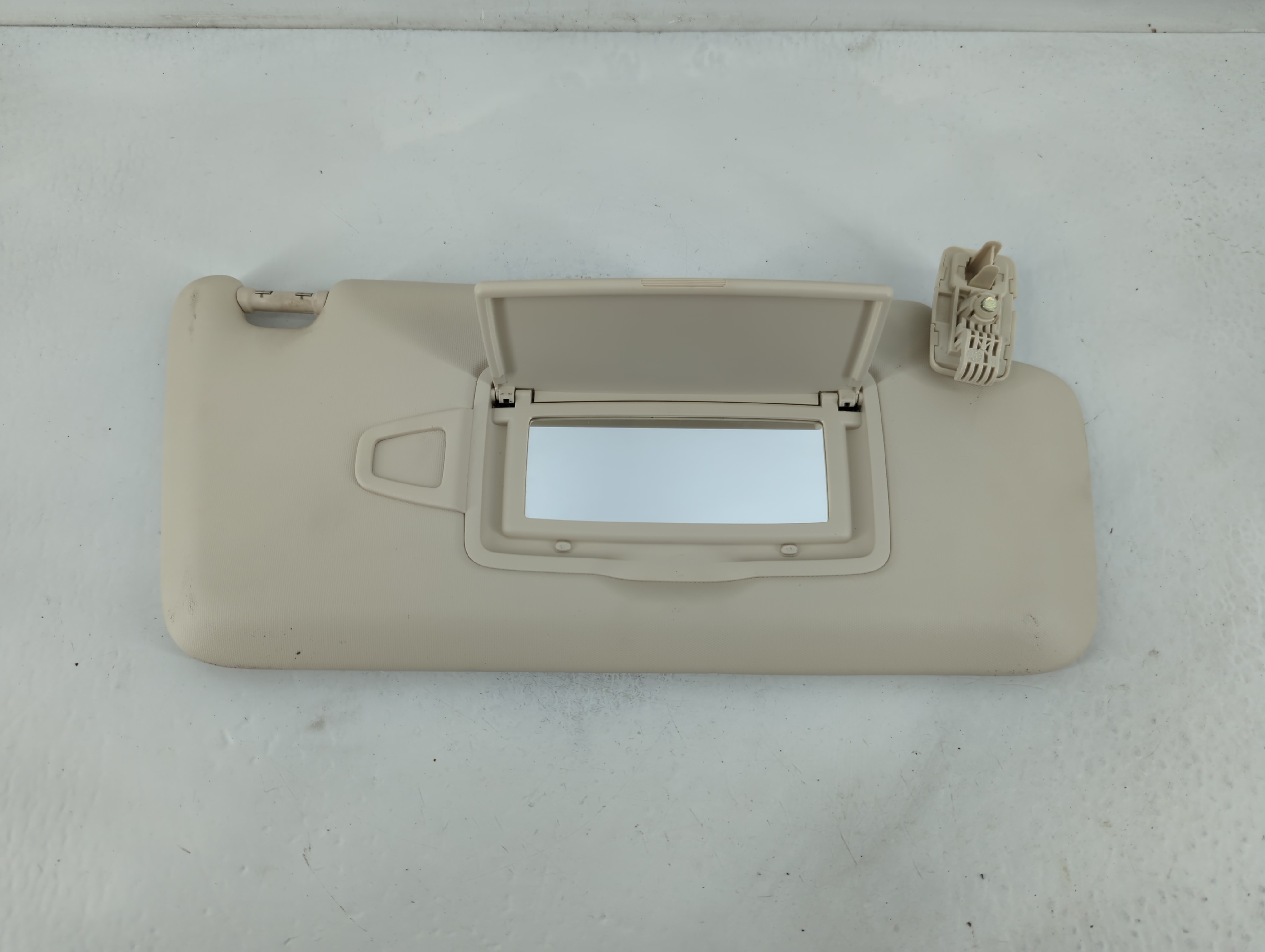 2016-2016 Mercedes-benz C250 Passenger Sun Visor Mirror Right Sunvisor 826524 - Oemusedautoparts1.com